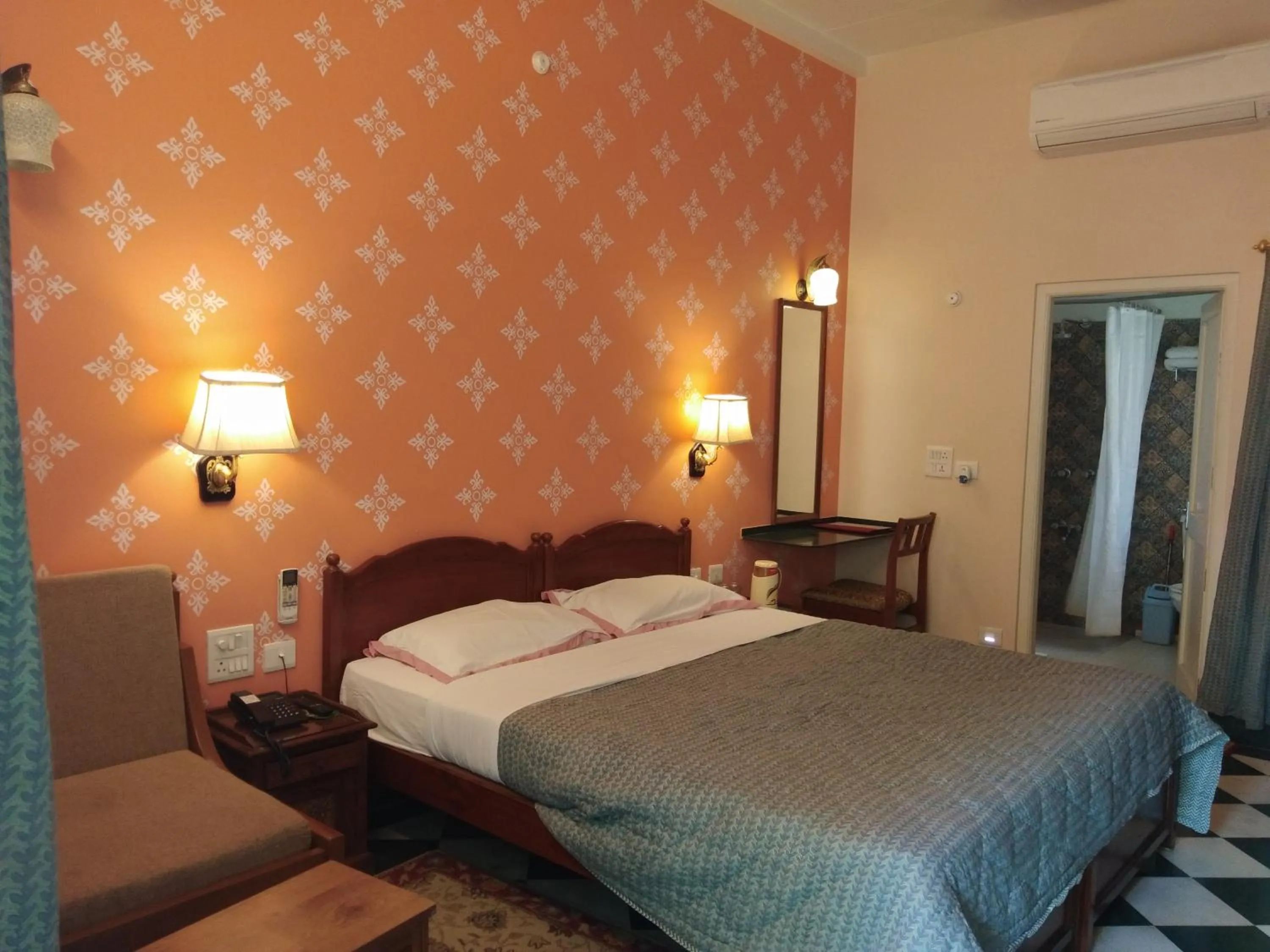 Bedroom, Bed in Hotel Jai Niwas