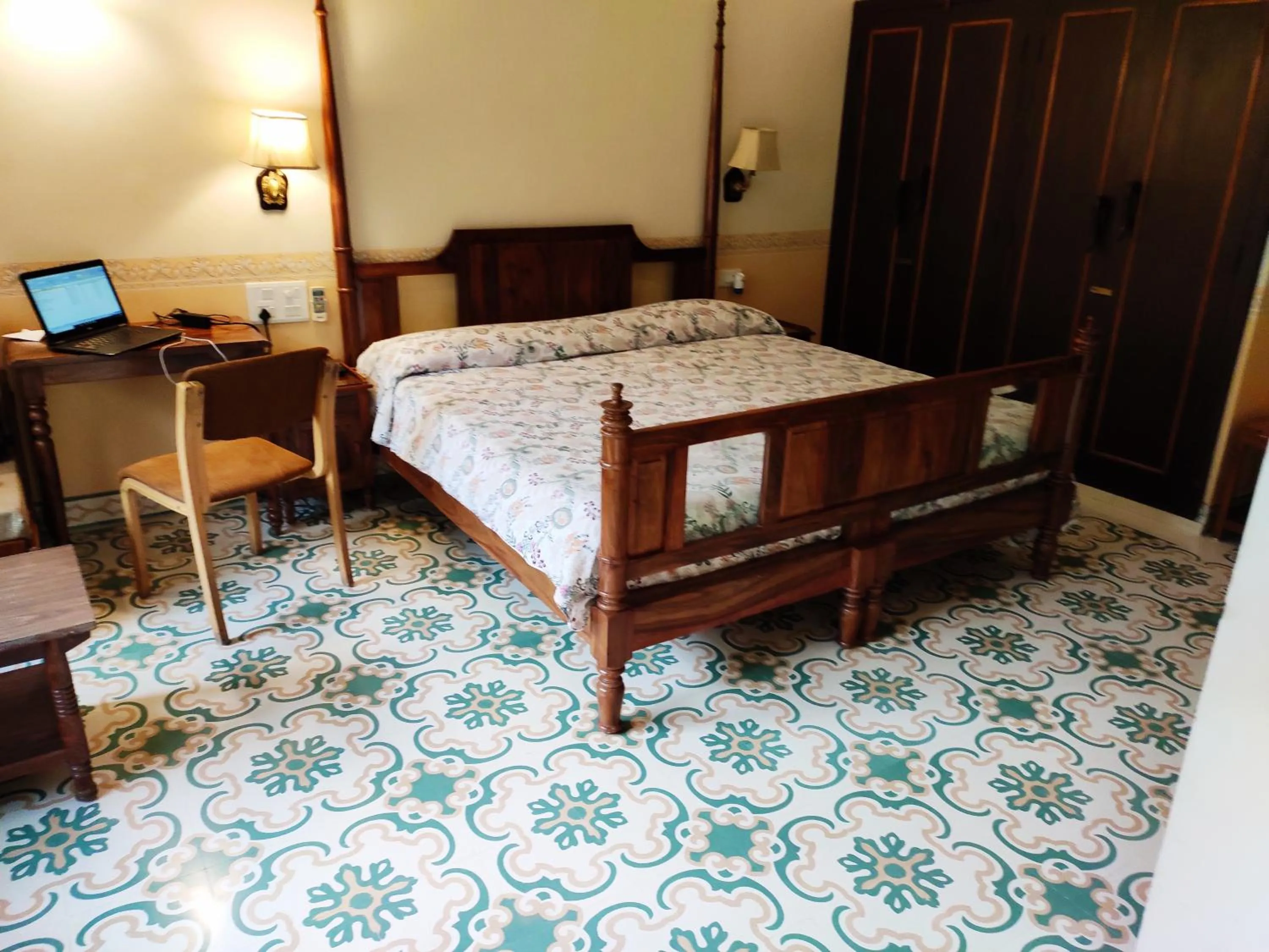 Bedroom, Bed in Hotel Jai Niwas