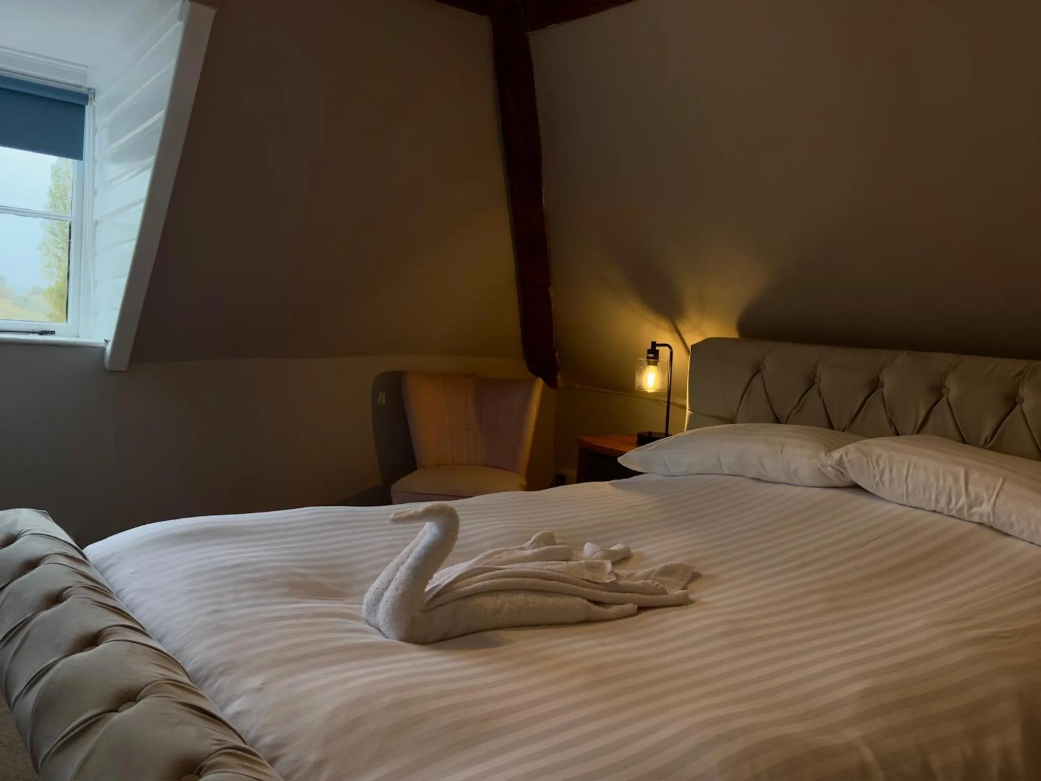 Bedroom, Bed in The Swan Hotel