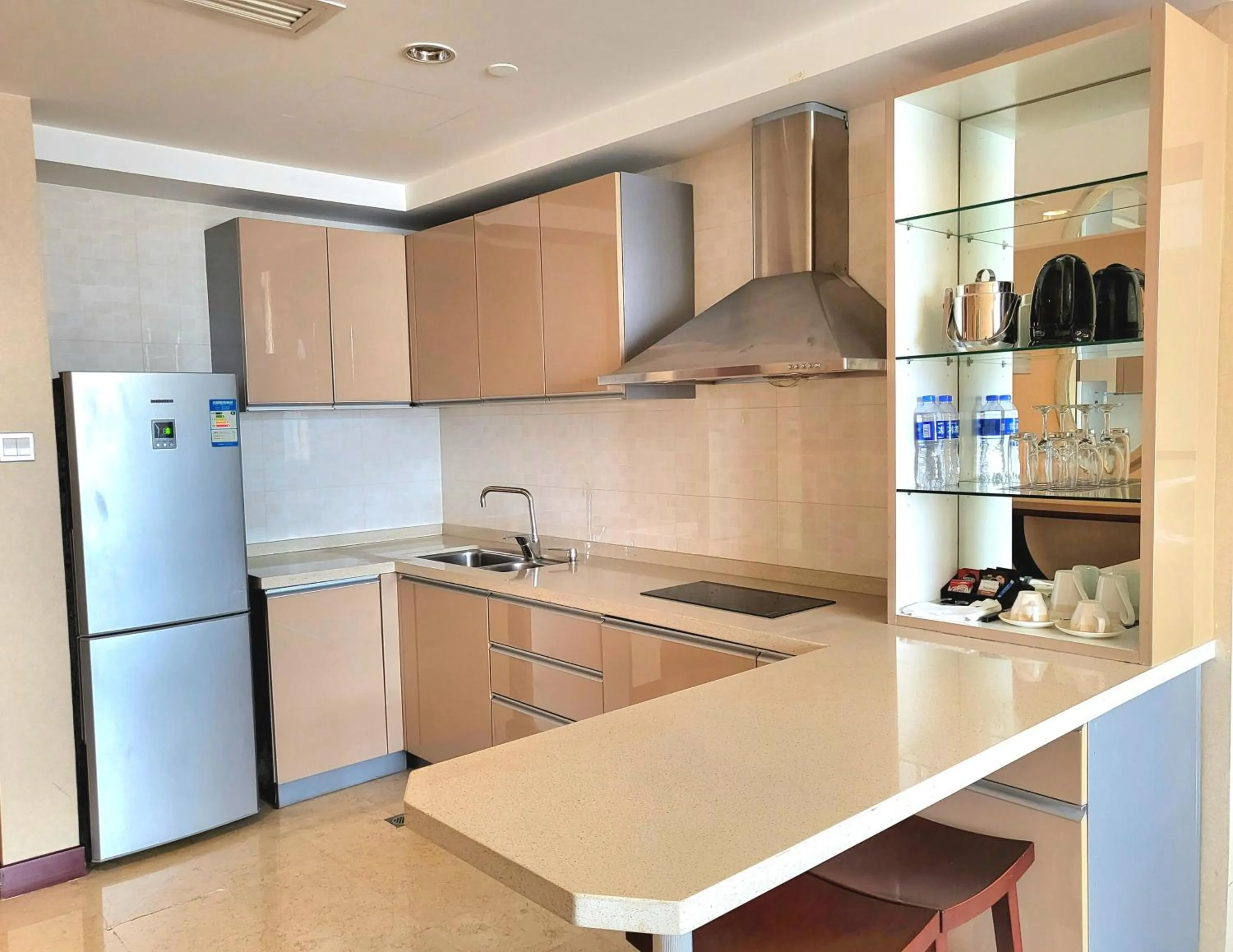 Kitchen or kitchenette in Tianjin Saixiang Hotel