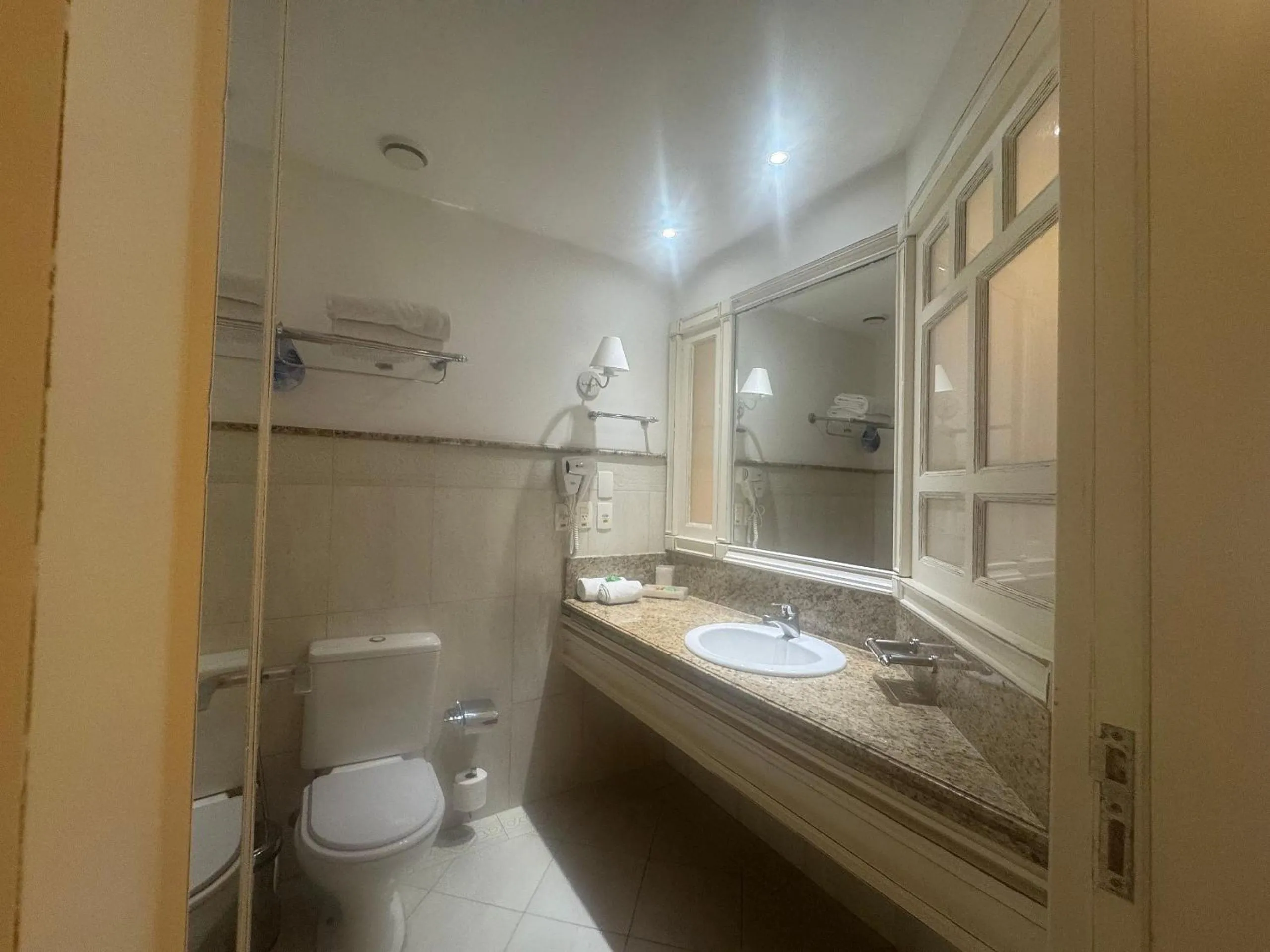 Toilet in Destino Floripa Jurerê In