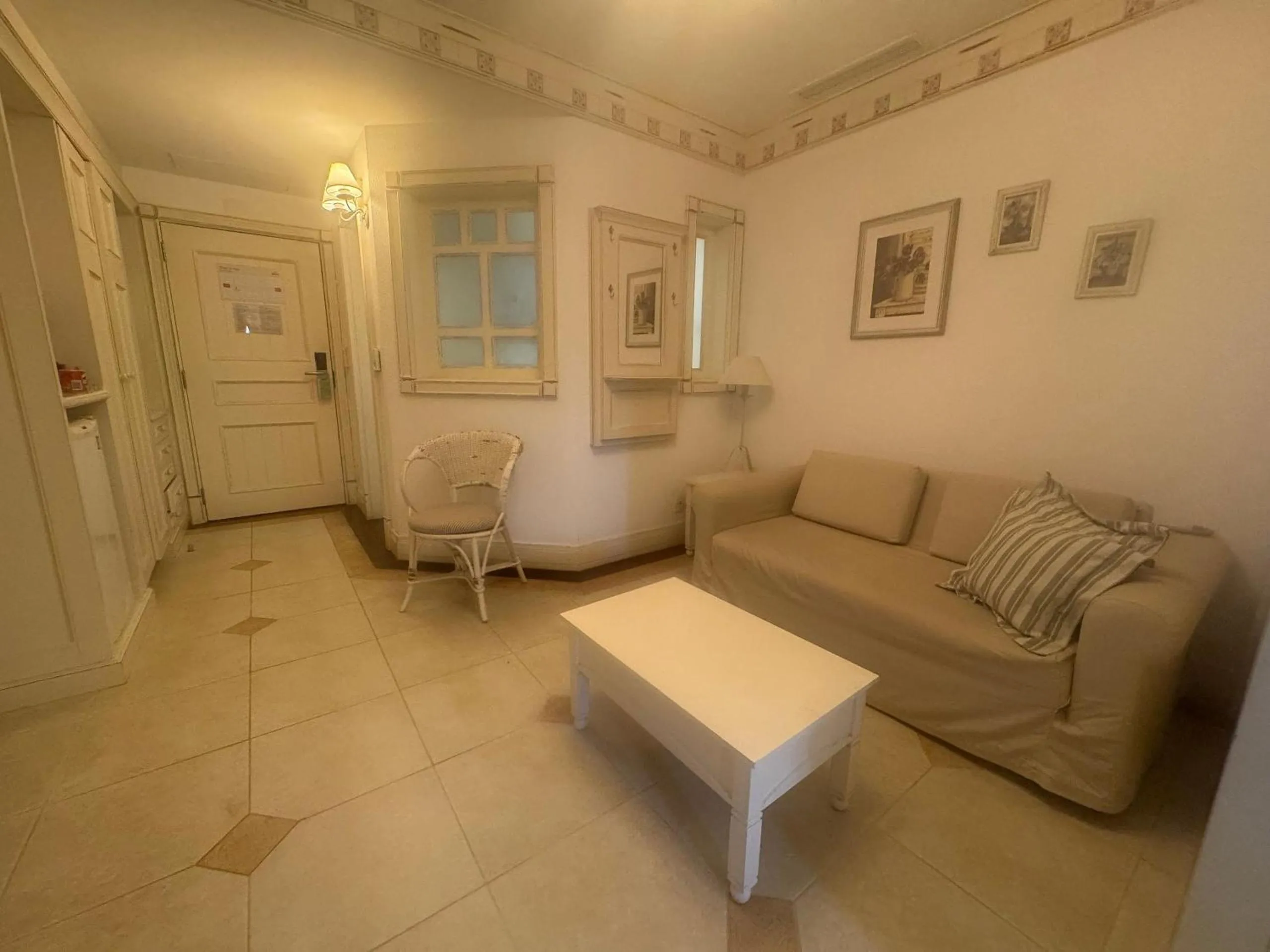 Seating area in Destino Floripa Jurerê In