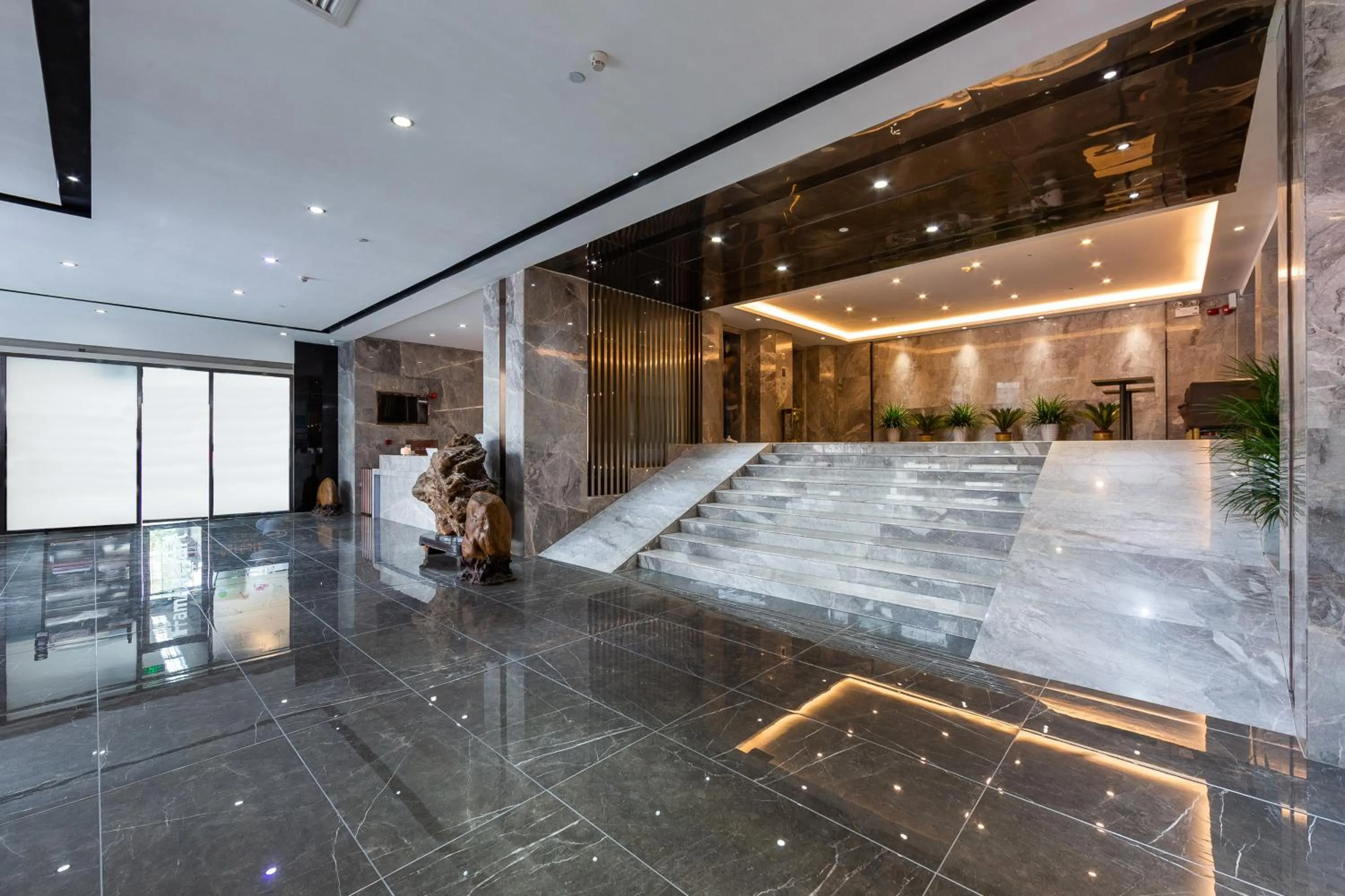 Lobby or reception in 朗逸商务酒店 Warm Yes Hotel-广交会期间提供免费穿梭巴士