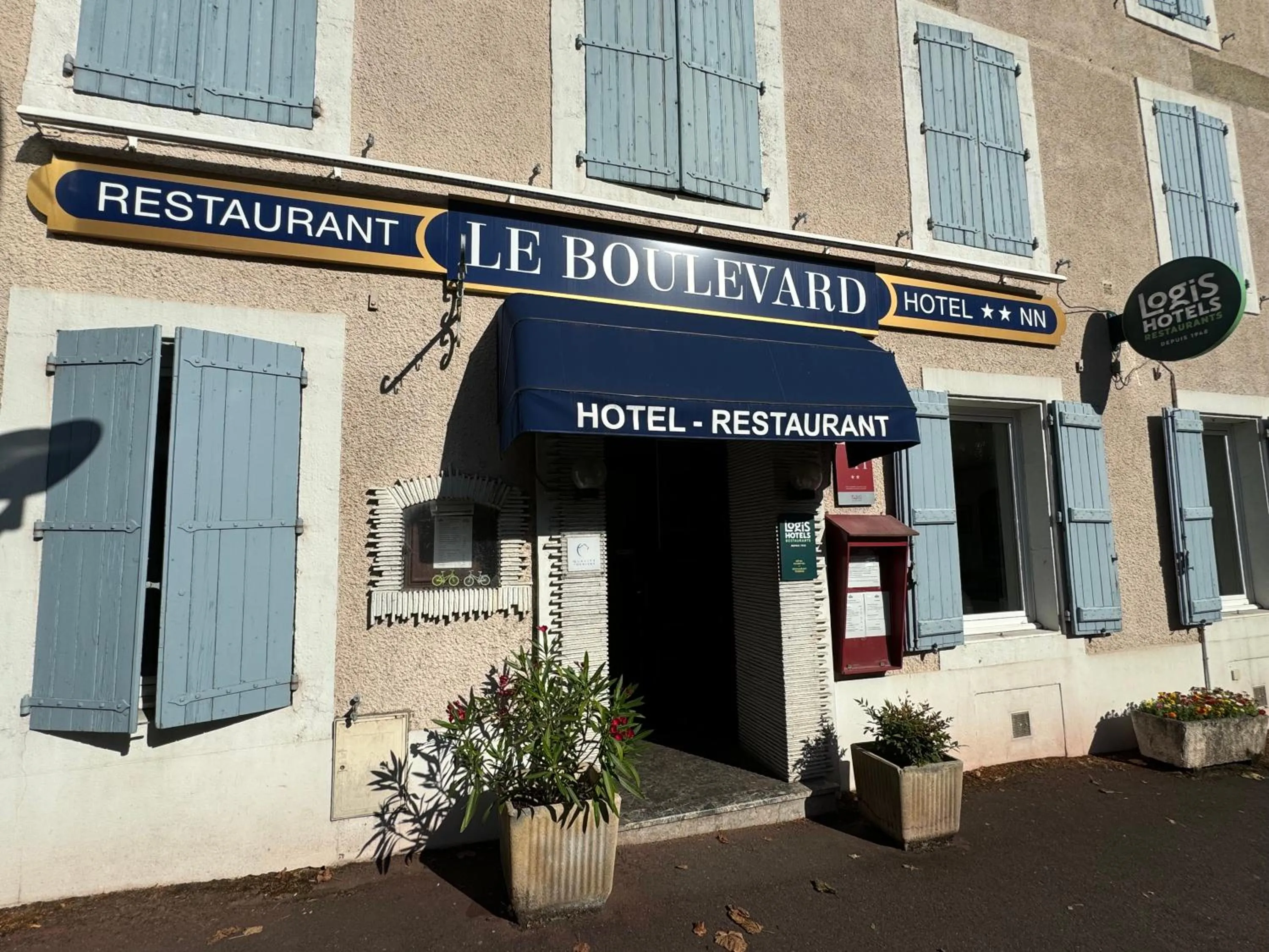 Property building in Logis Hotels - Hôtel Le Boulevard