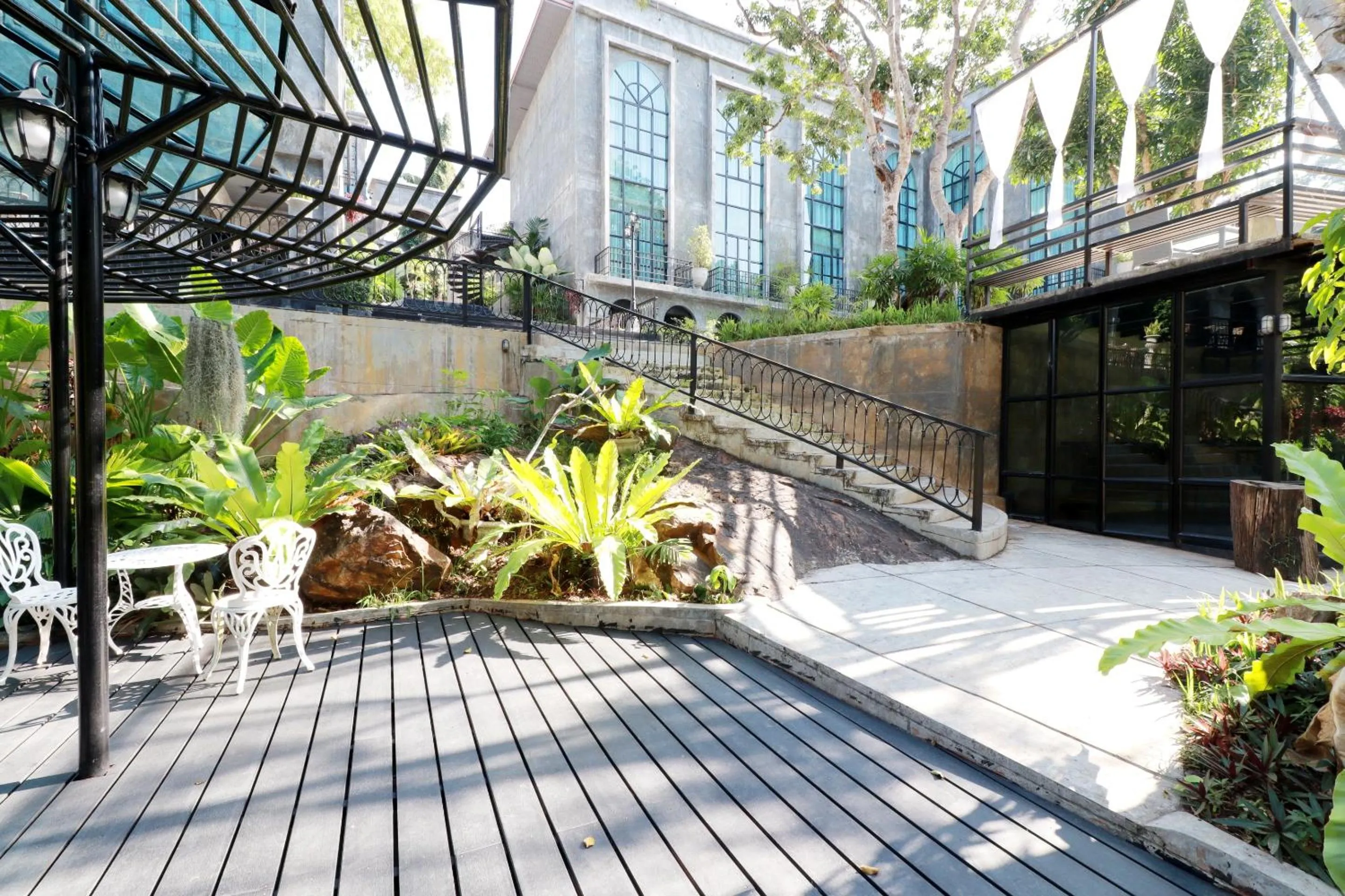 Lobby or reception in Capital O 464 At Nata Chiangmai Chic Jungle