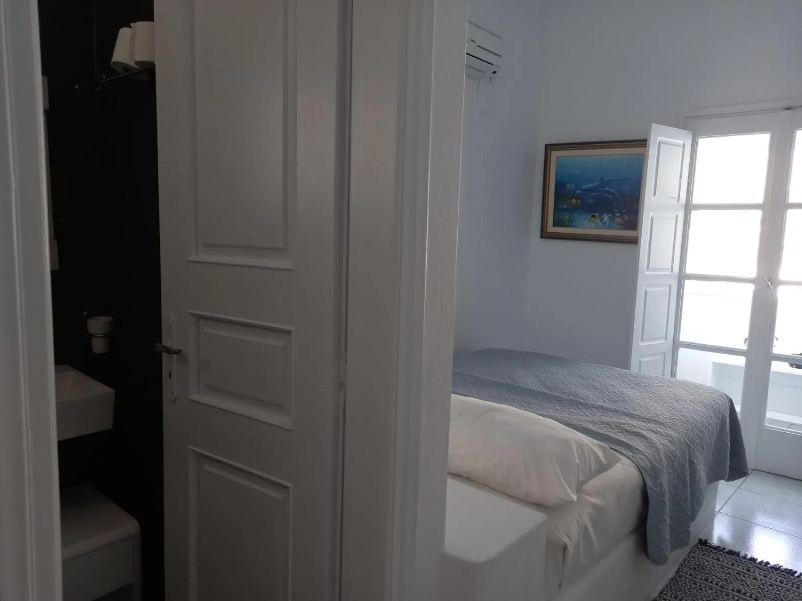 Bedroom, Bed in Three Harites