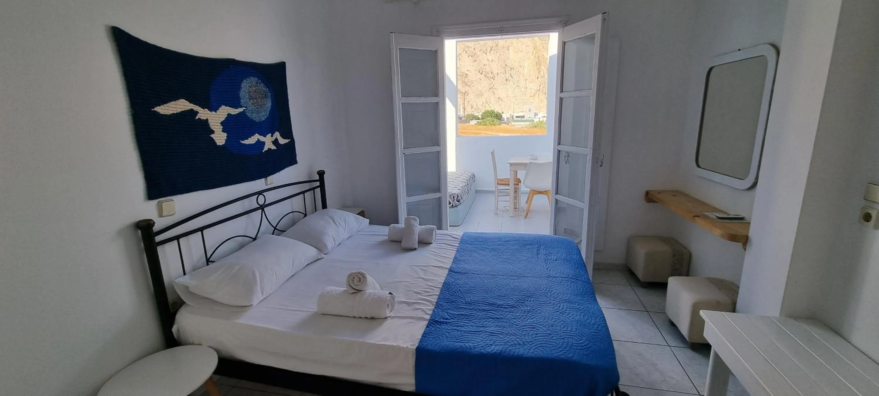 Bedroom, Bed in Three Harites