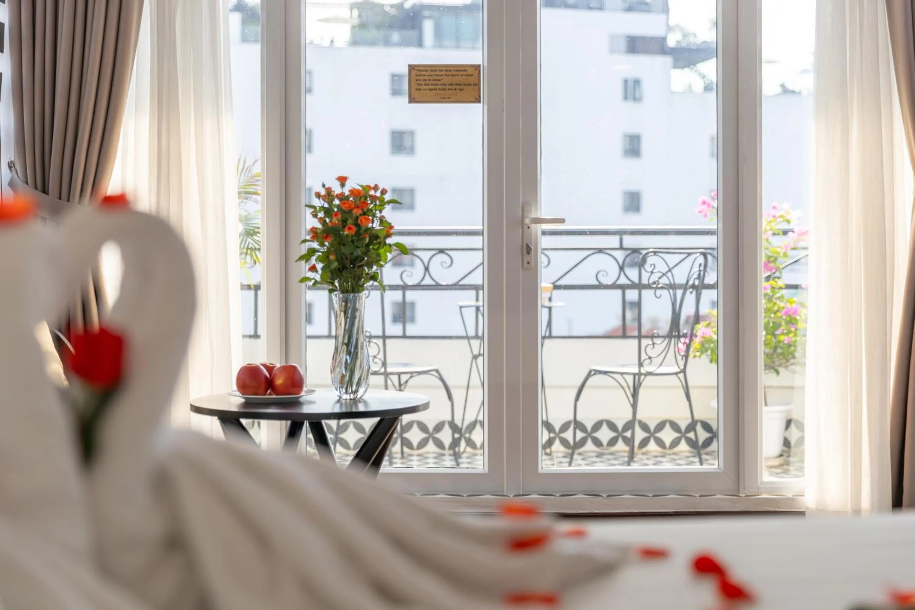 Property building, Bed in Hanoi House Hotel & Travel