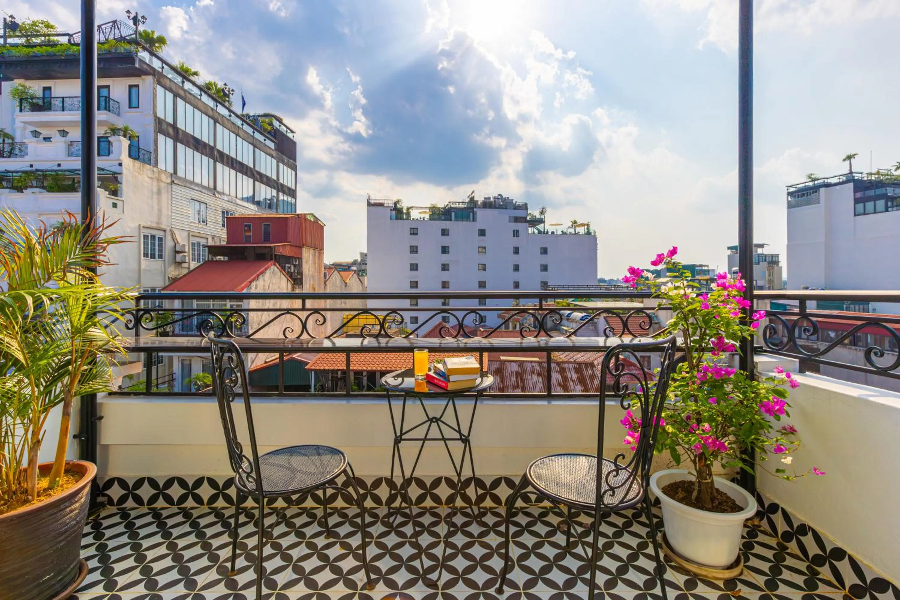 Property building in Hanoi House Hotel & Travel