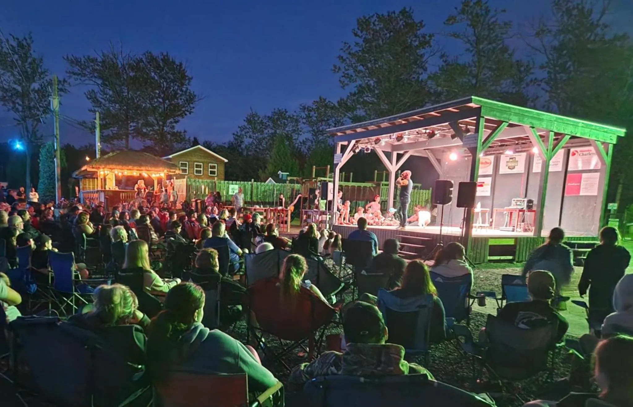 Evening entertainment in Motel Le Riviera