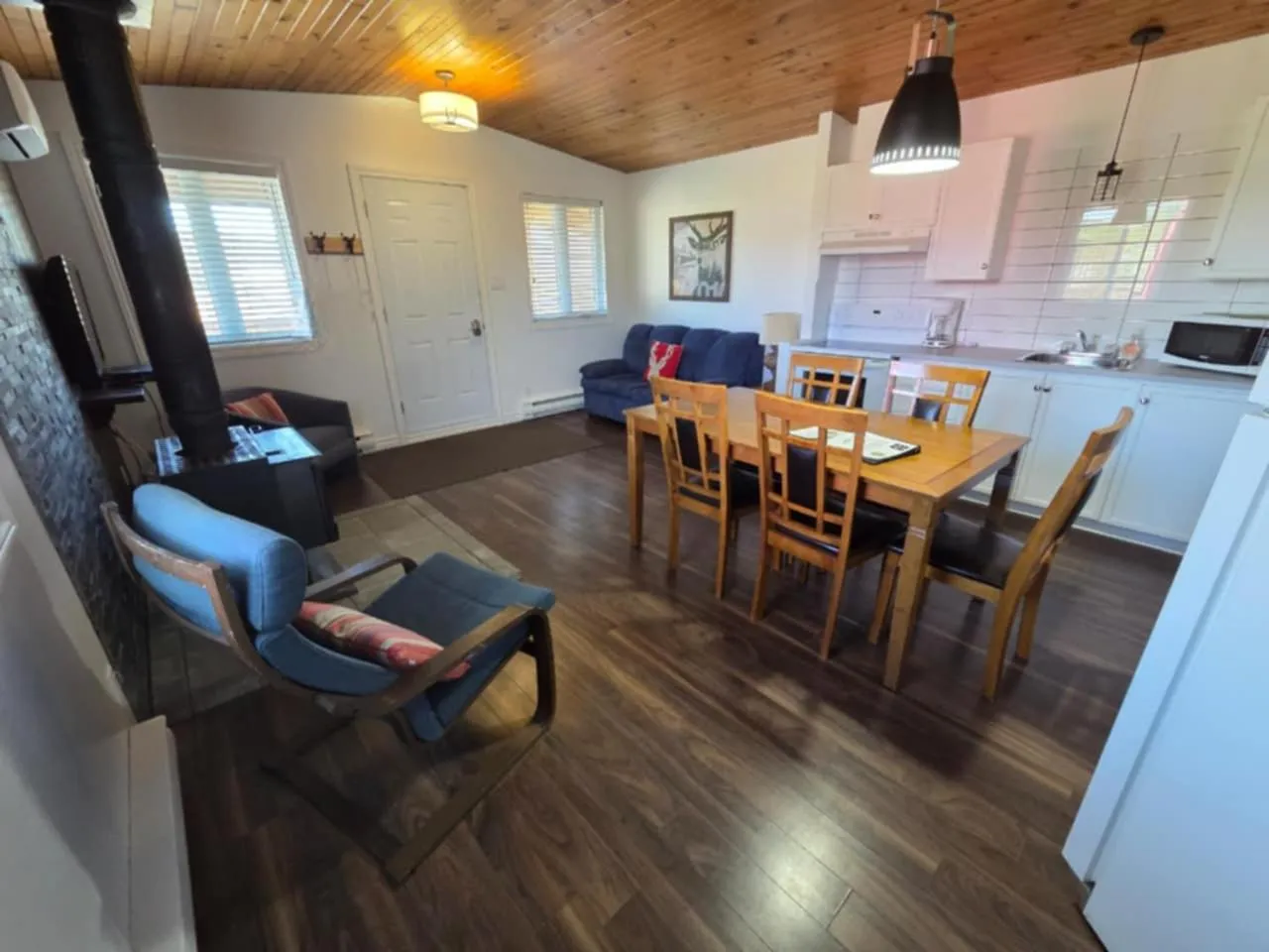 Kitchen or kitchenette in Motel Le Riviera