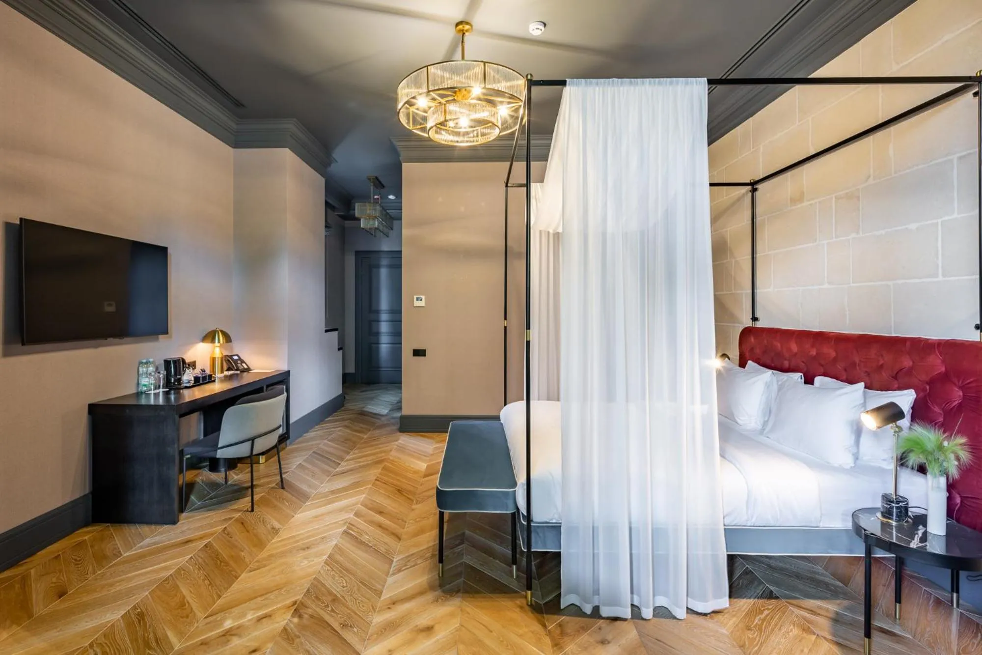 Bed in Lion's Castle Hotel