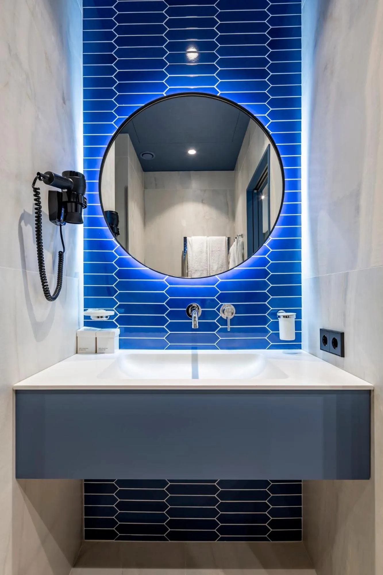 Bathroom in Lion's Castle Hotel