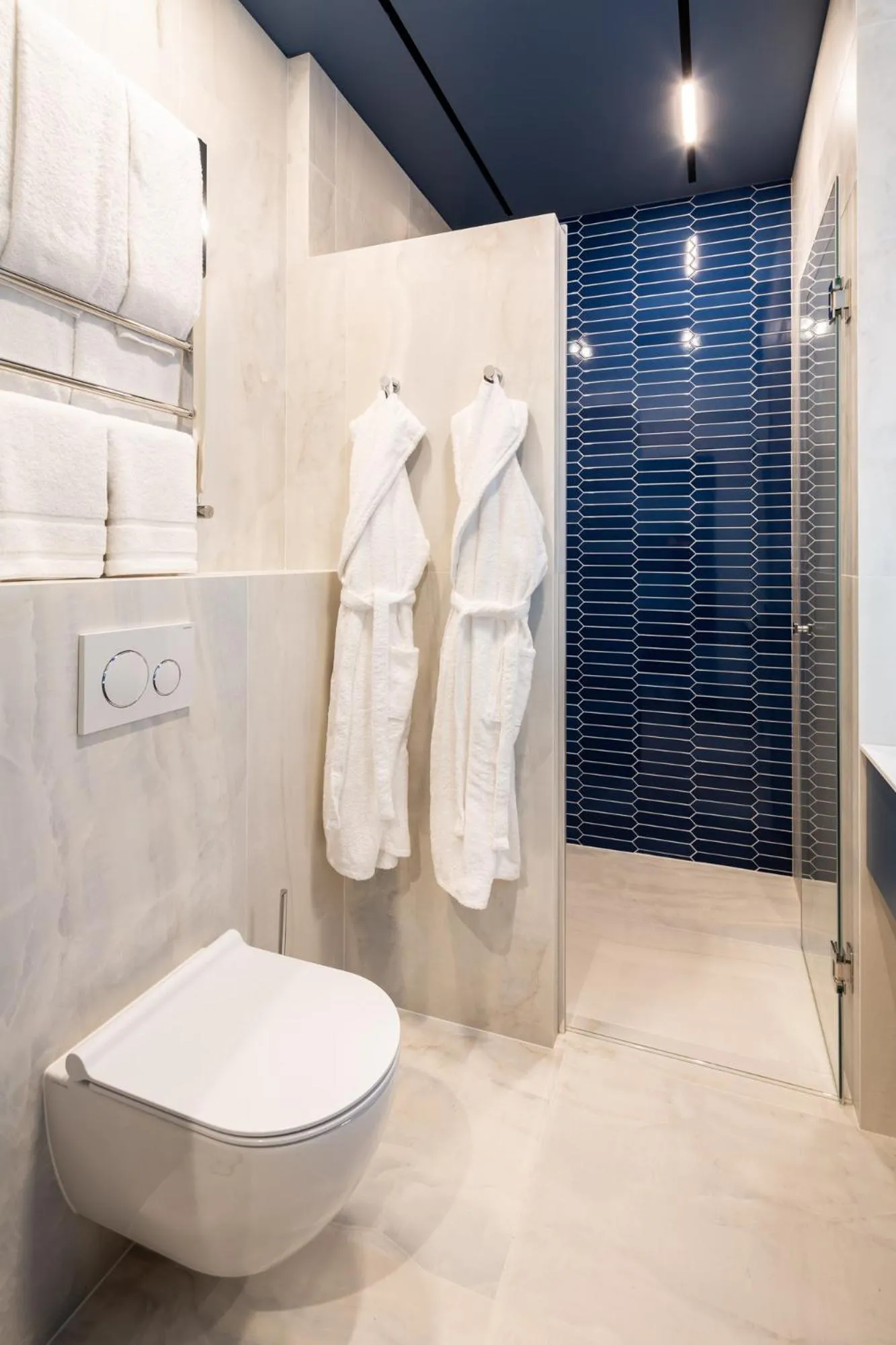 Bathroom in Lion's Castle Hotel