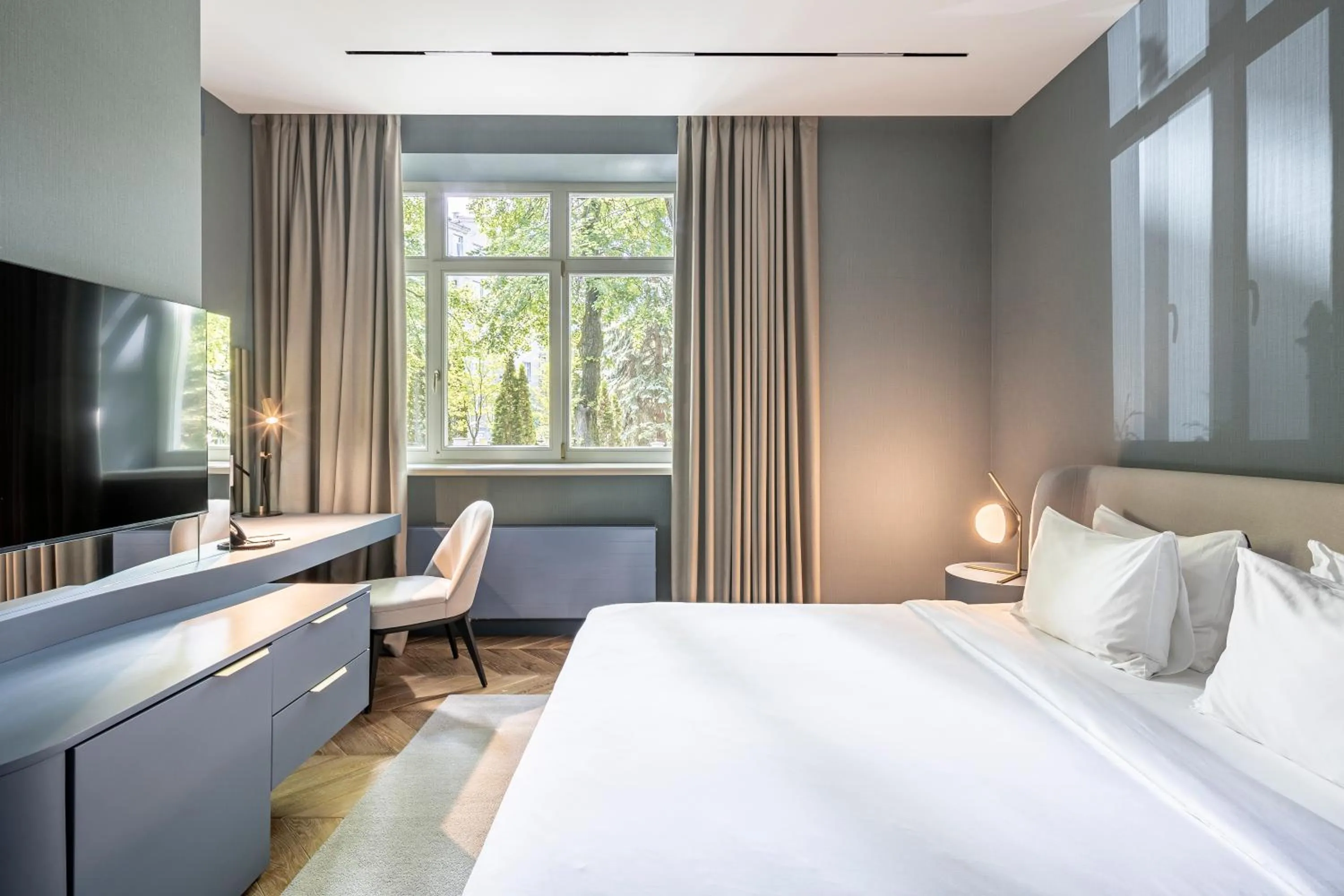 Bed in Lion's Castle Hotel