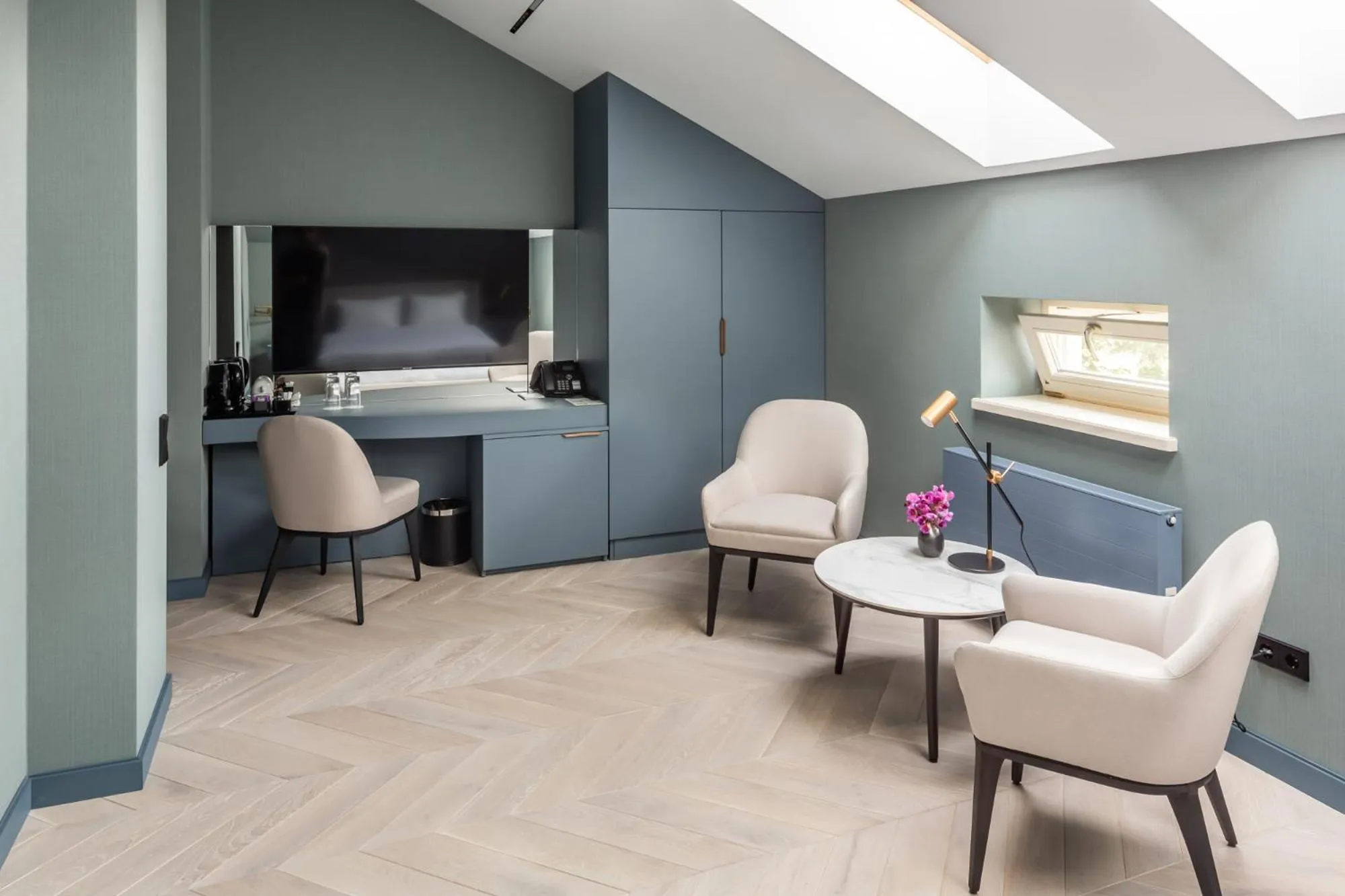 TV and multimedia in Lion's Castle Hotel