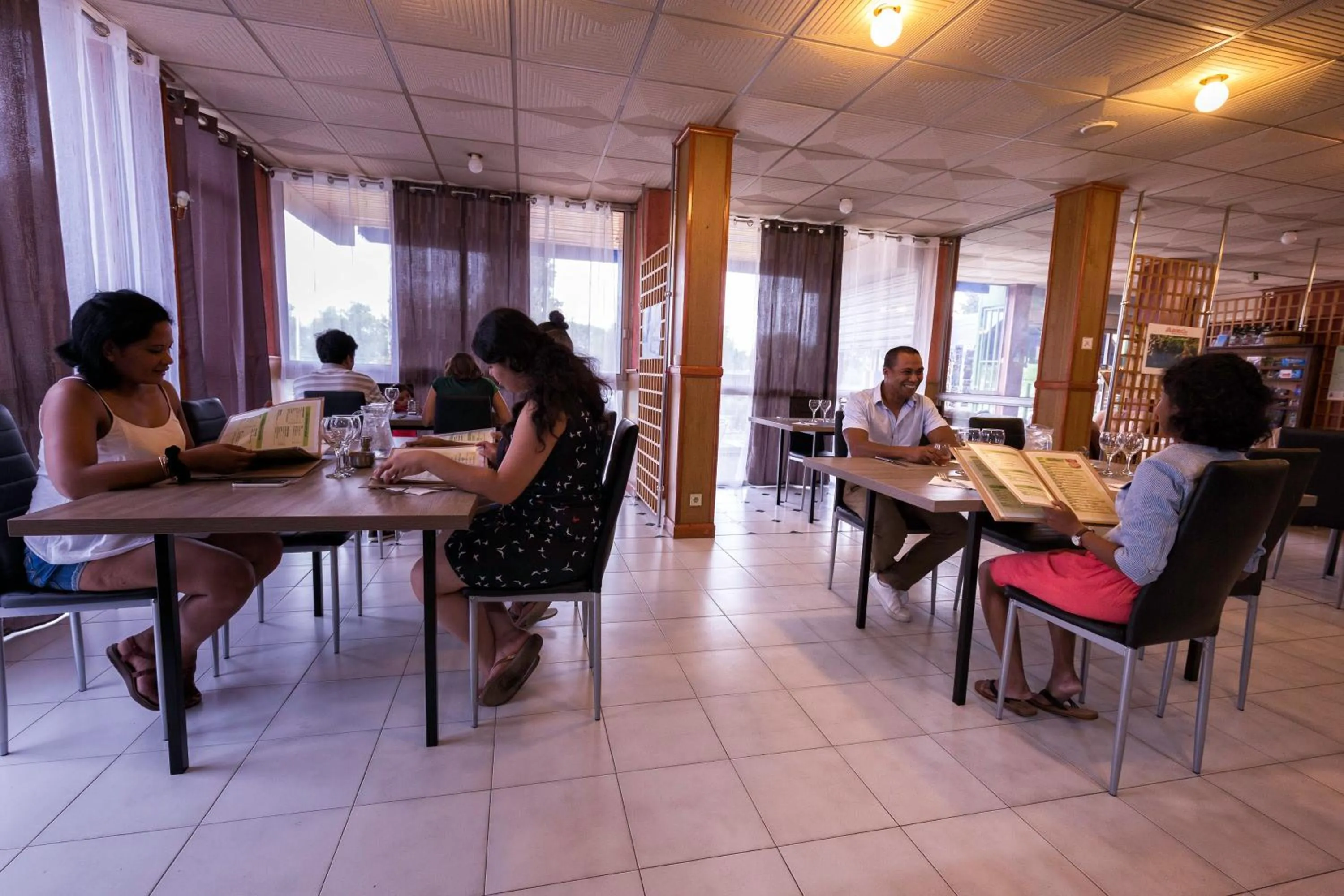 Restaurant/places to eat in Hôtel La Rocade