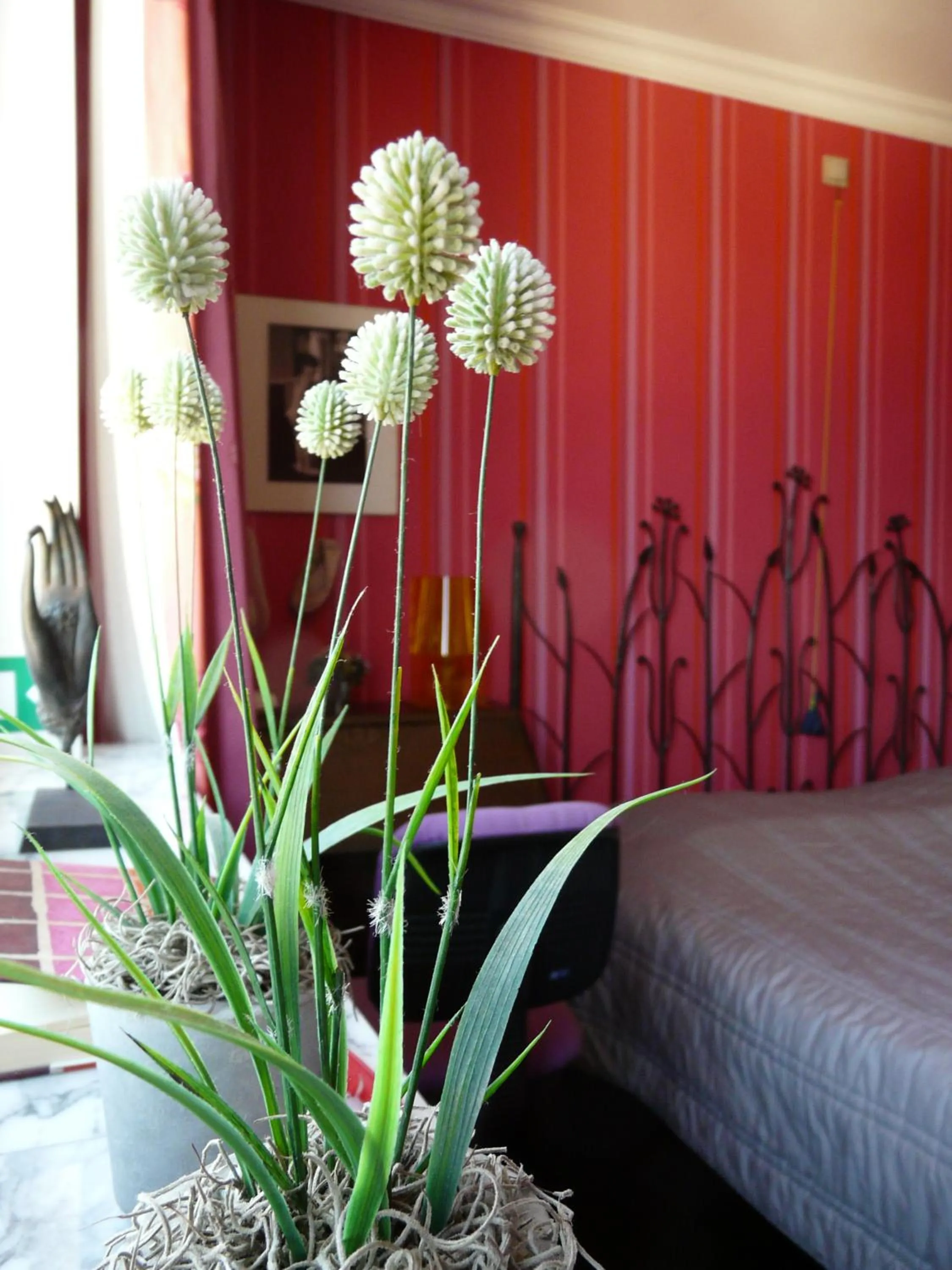 Decorative detail, Bed in B&B E48