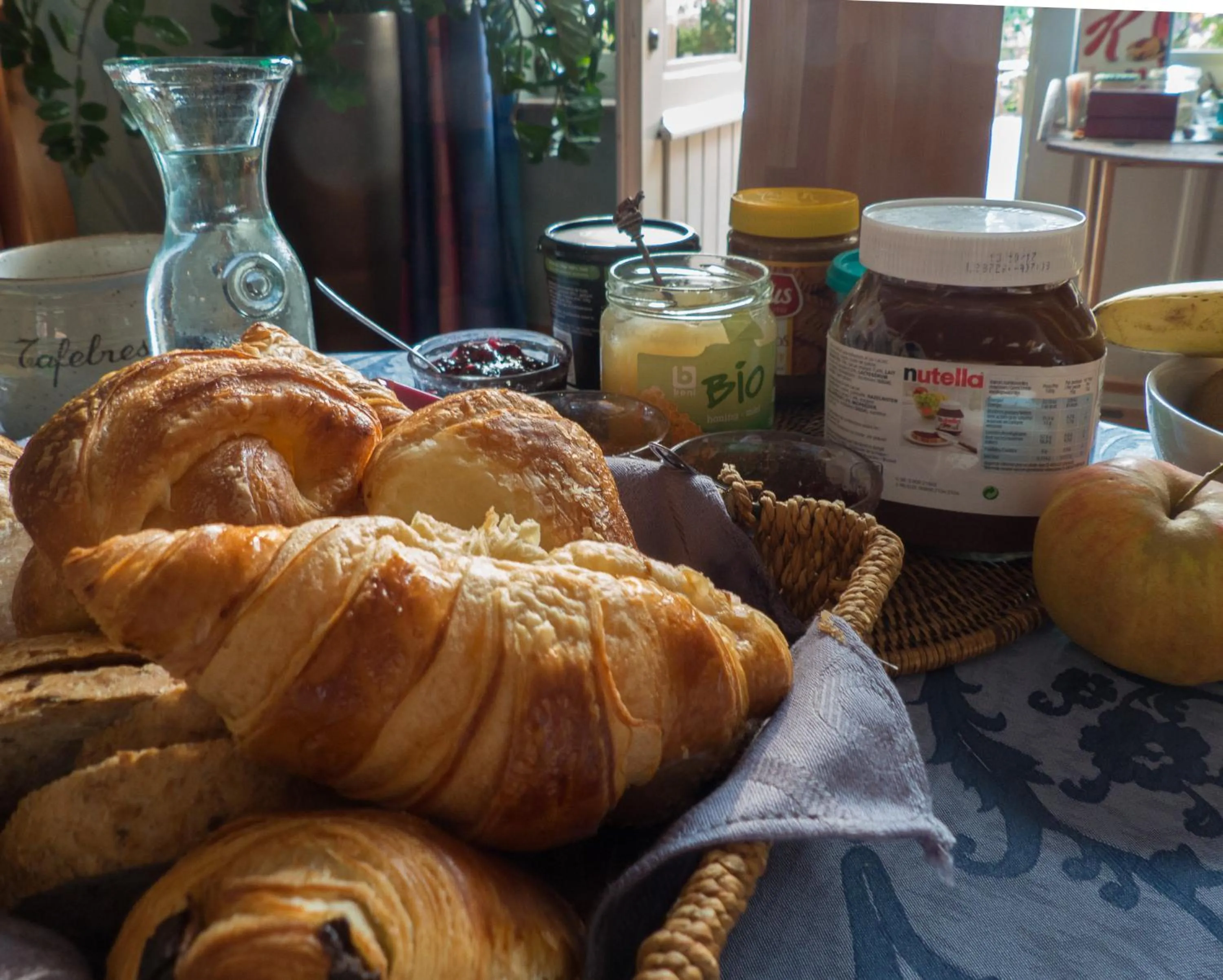 Food close-up in B&B E48