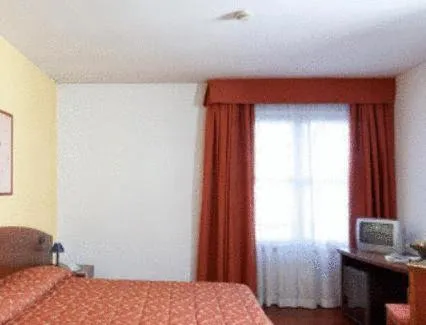 Photo of the whole room, Bed in Hotel La Cascata