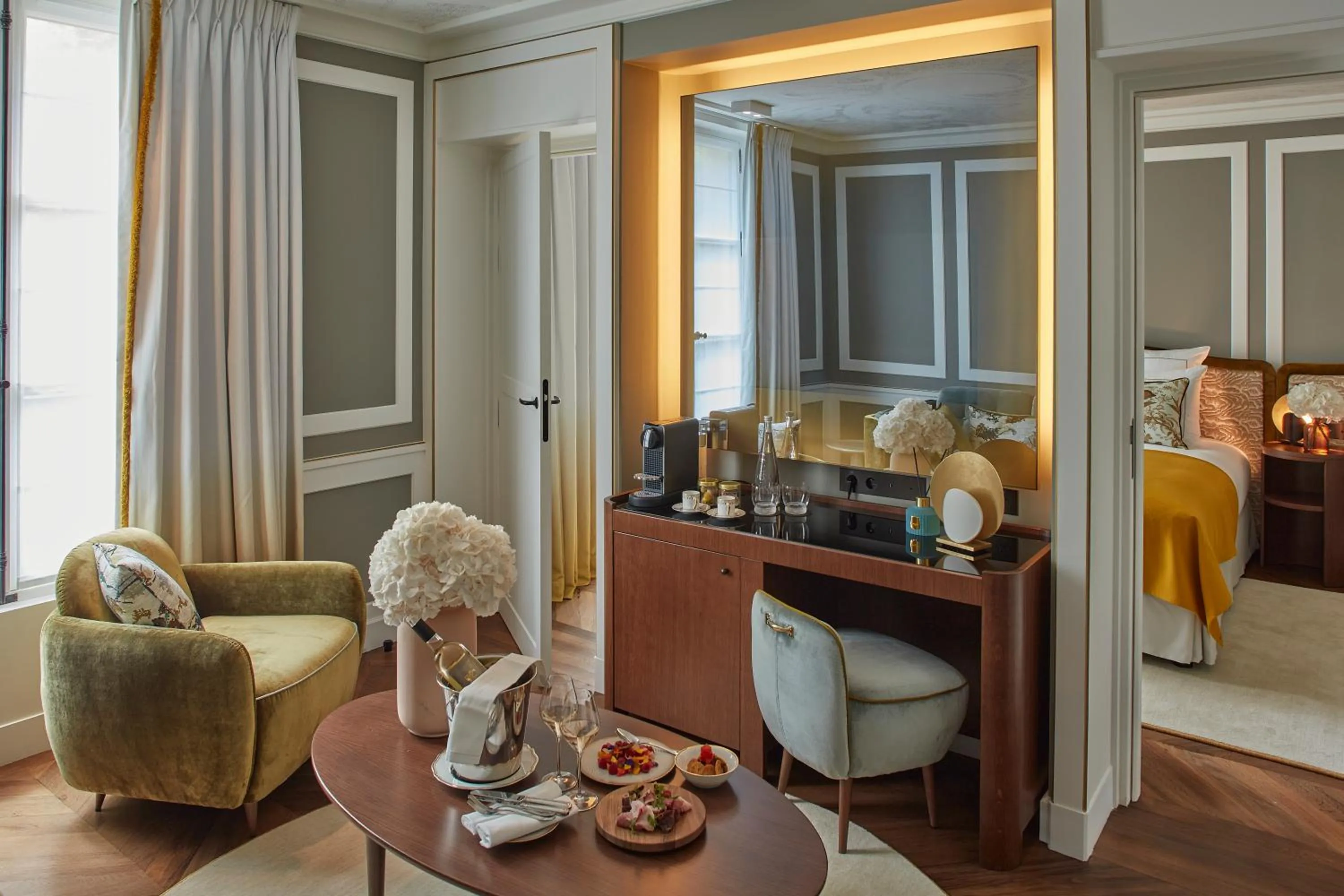 Living room in Hôtel Les Lumières - Relais & Châteaux