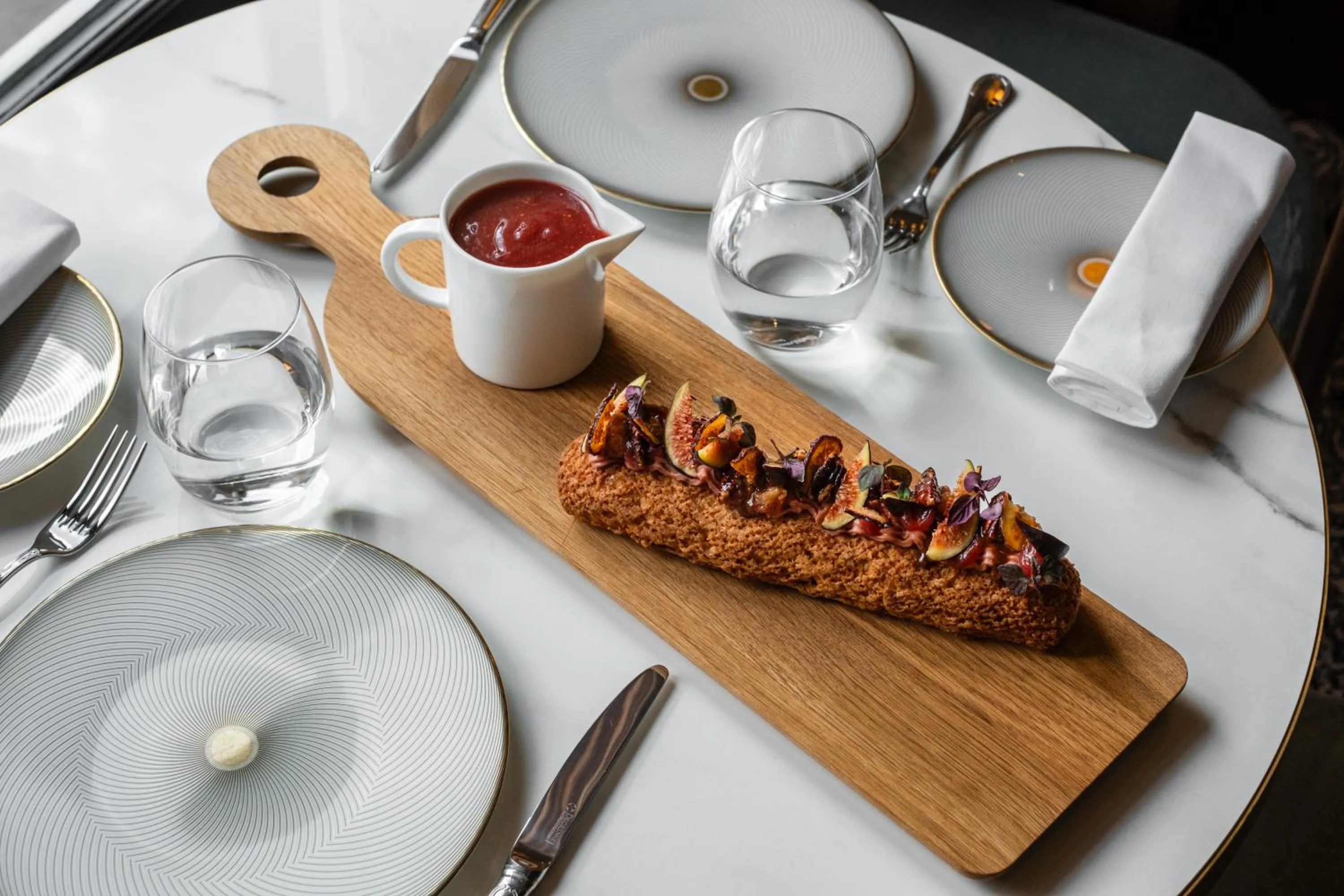 Restaurant/places to eat in Hôtel Les Lumières - Relais & Châteaux