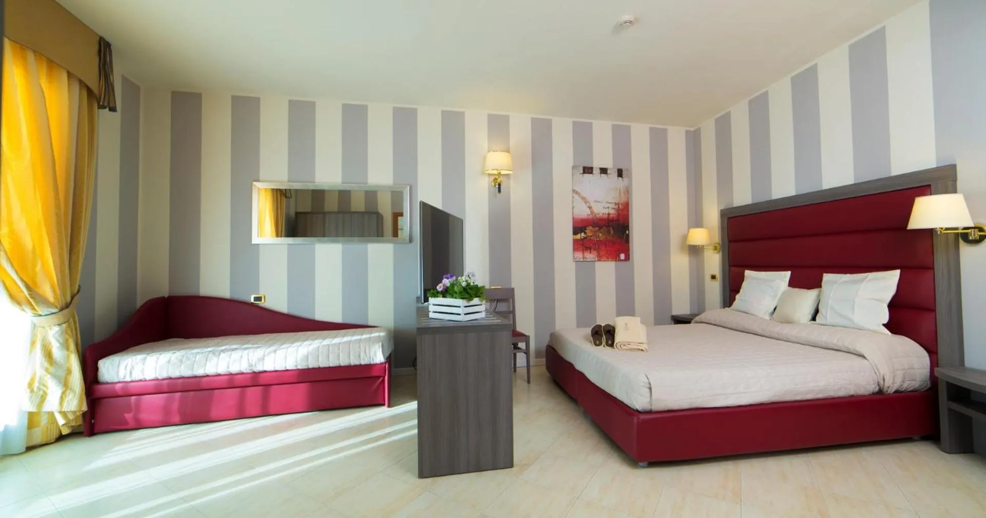 Bedroom, Bed in Grand Hotel Elite