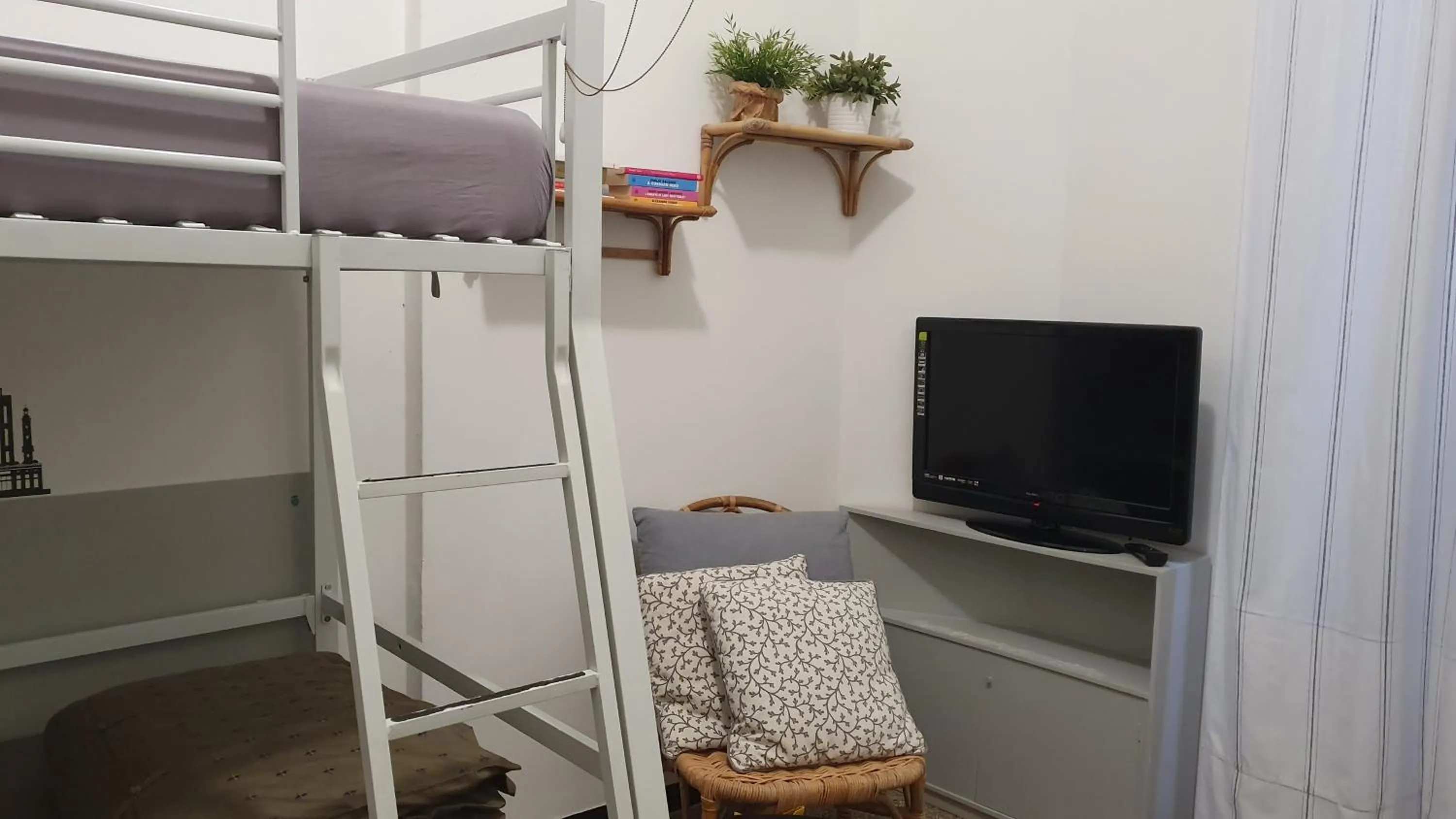 Bed in MyDre@mSavona