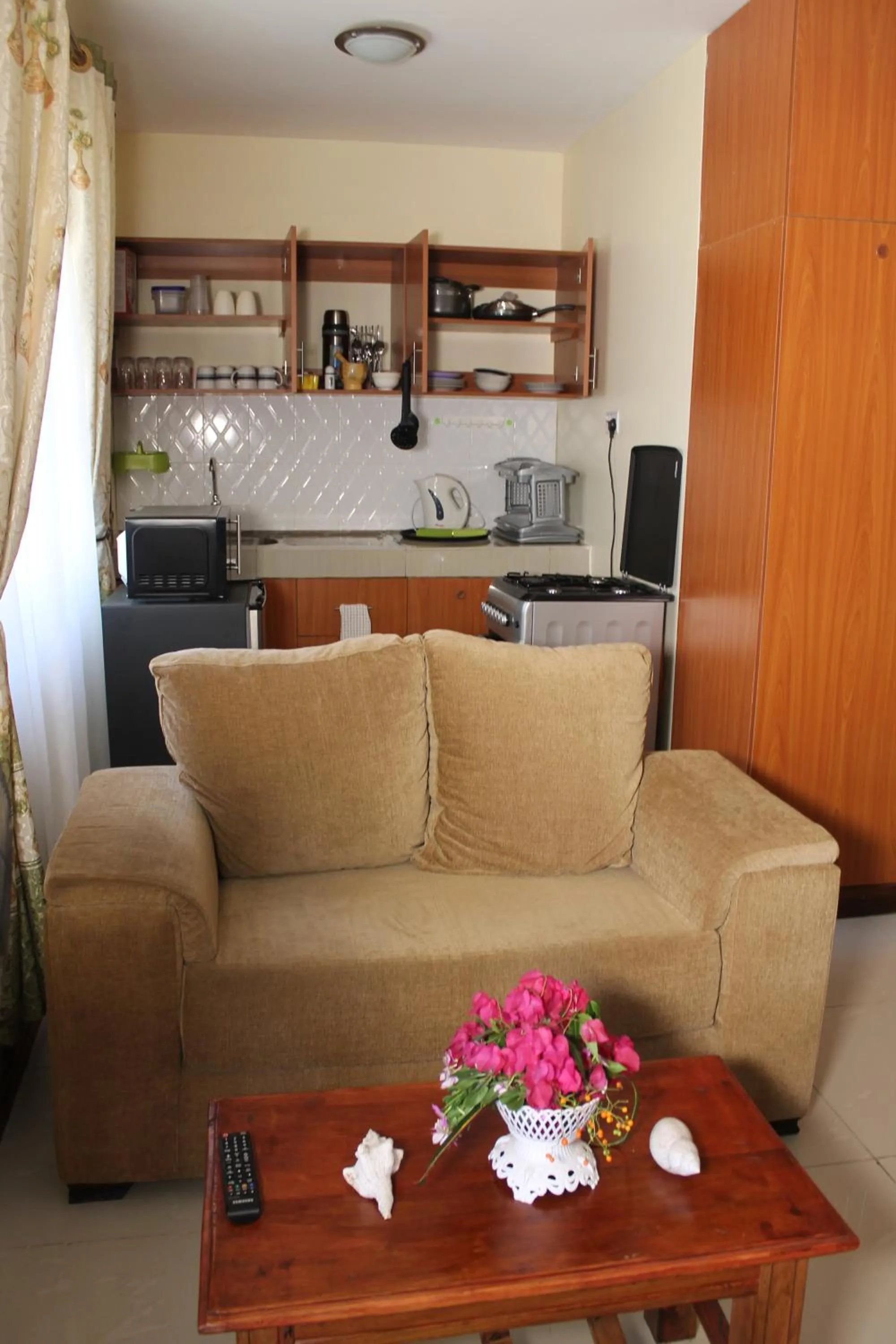 Kitchen or kitchenette in Oluwa Seun Beach Cottages, Mtwapa
