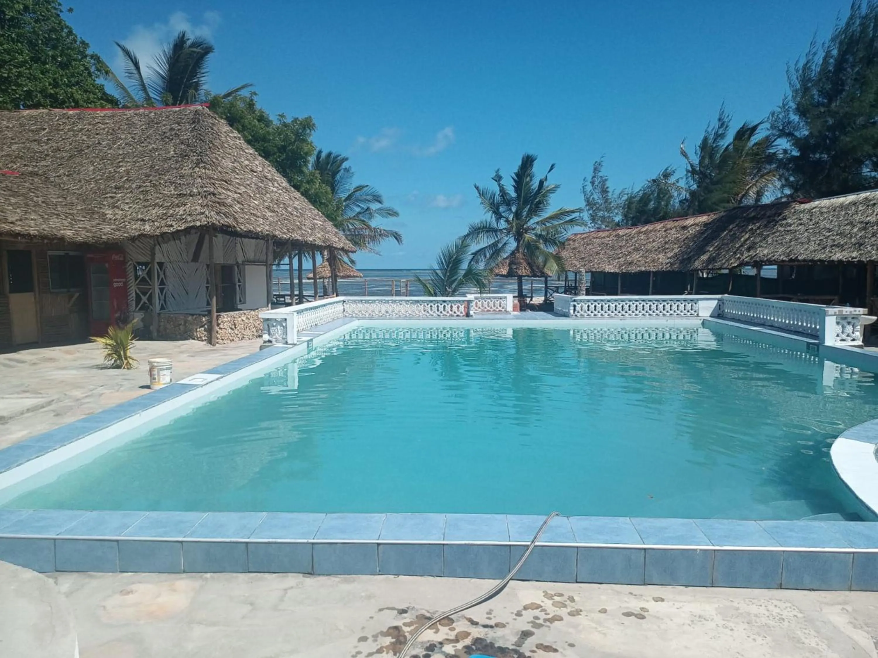 Swimming pool in Oluwa Seun Beach Cottages, Mtwapa