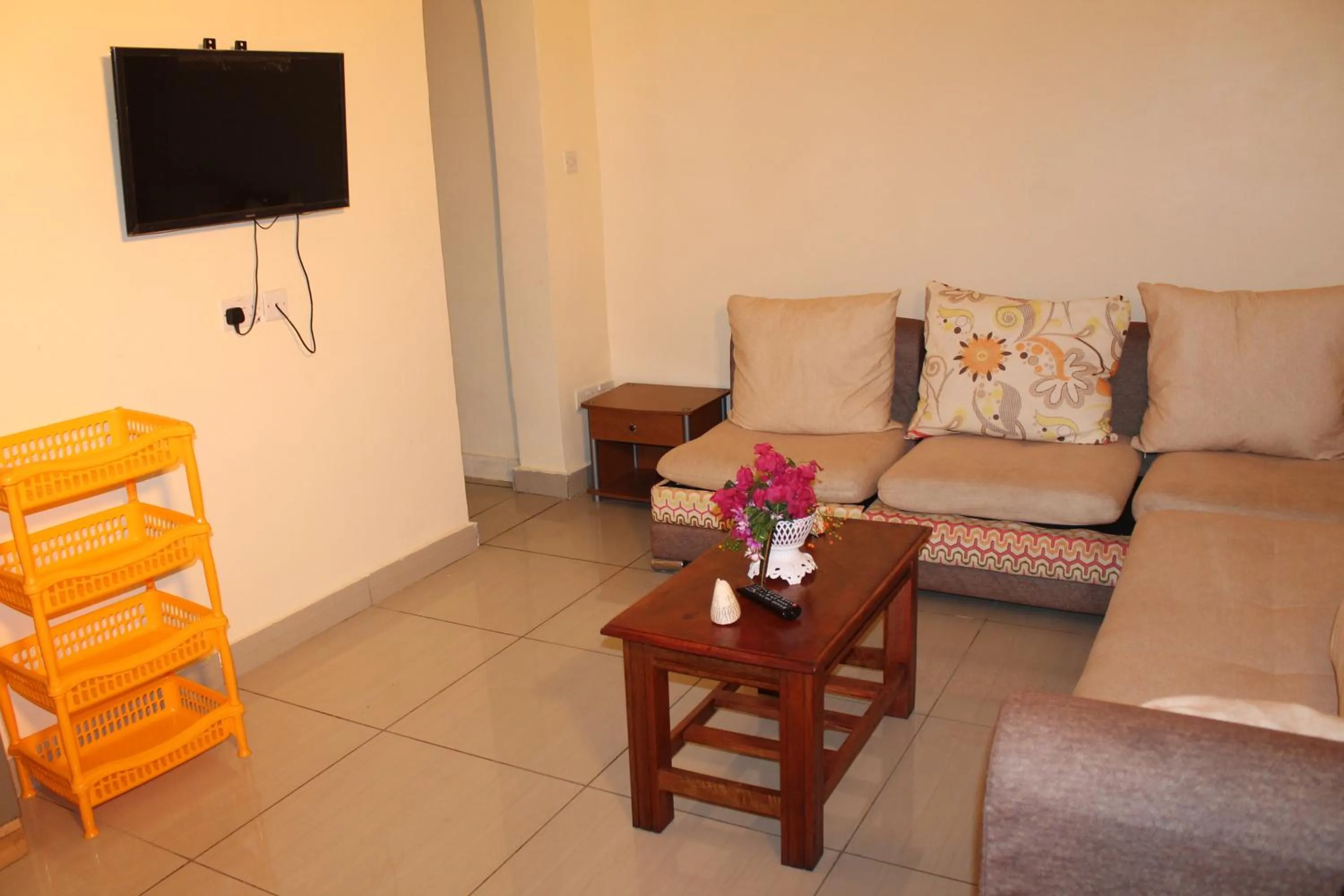 Living room in Oluwa Seun Beach Cottages, Mtwapa