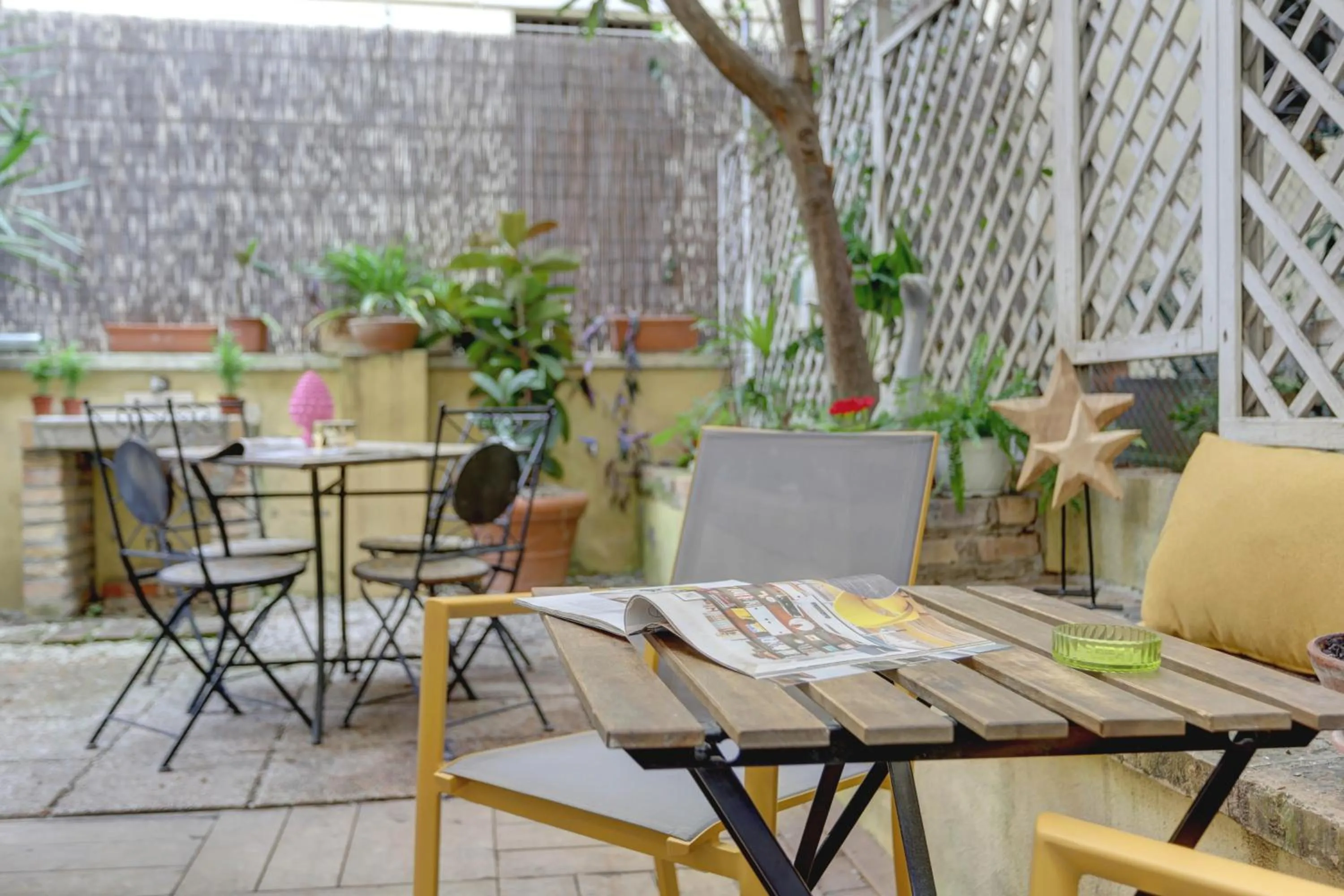 Garden in Colosseo Secret Garden - Home and More