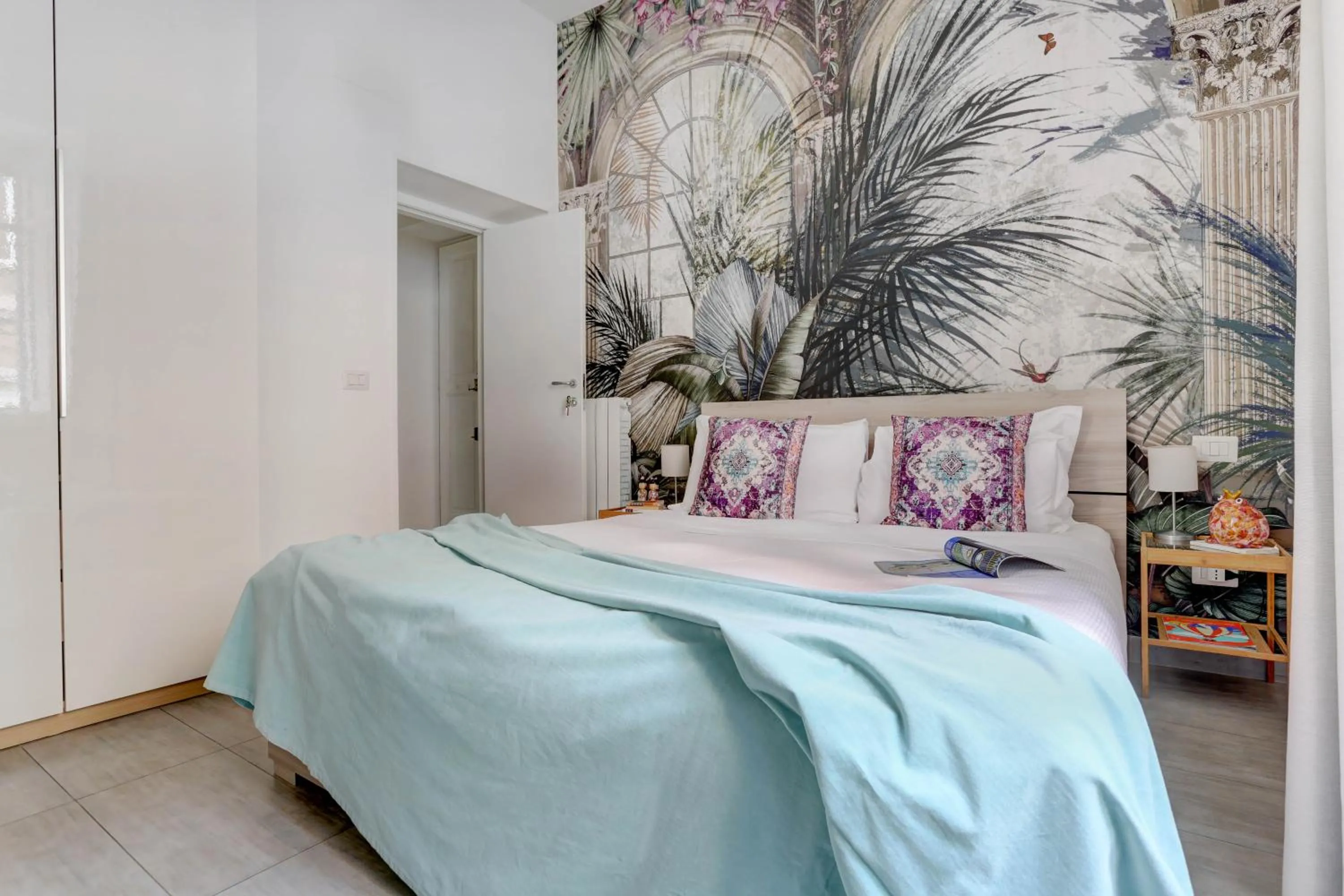 Photo of the whole room, Bed in Colosseo Secret Garden - Home and More