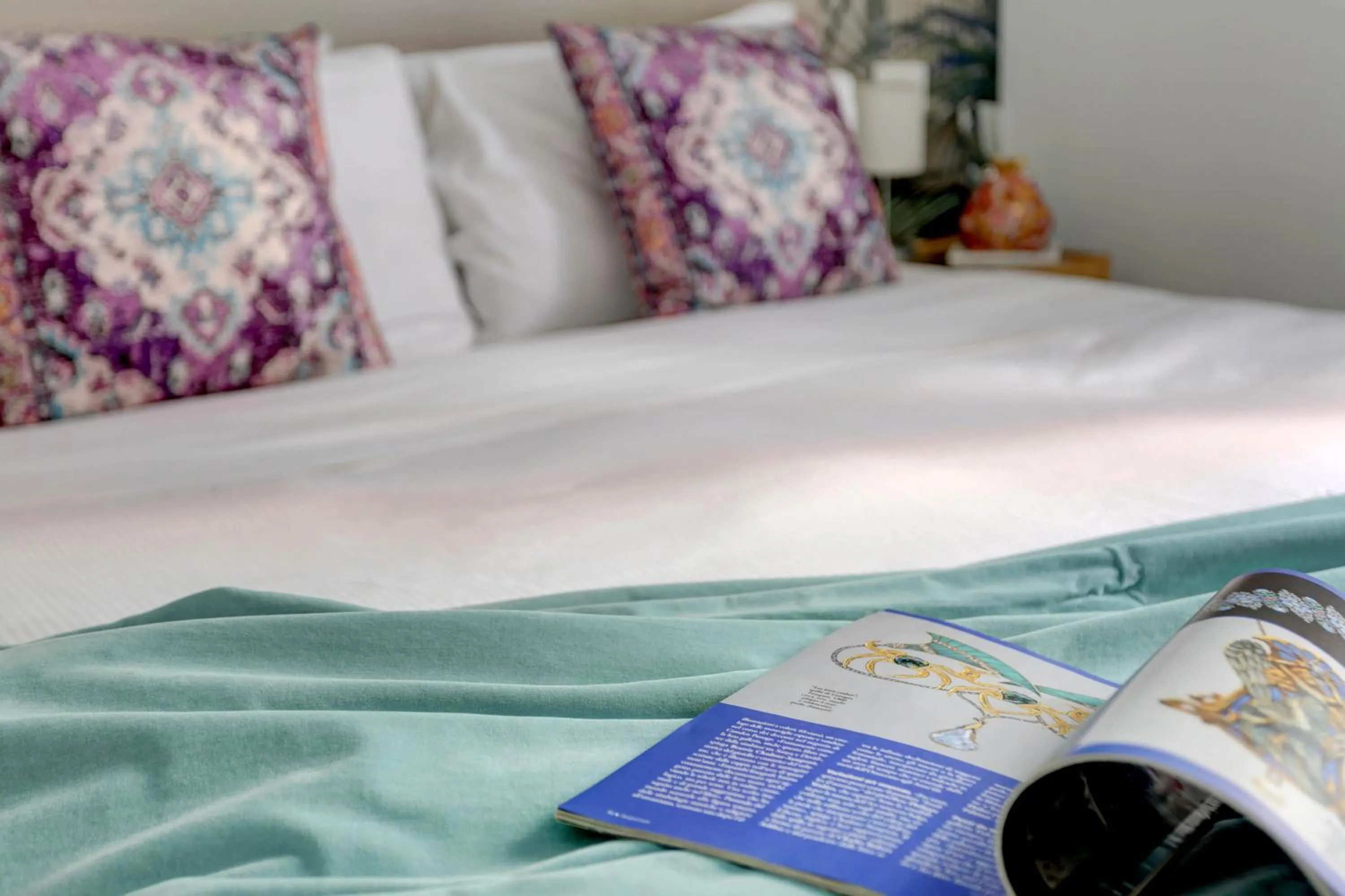 Decorative detail, Bed in Colosseo Secret Garden - Home and More