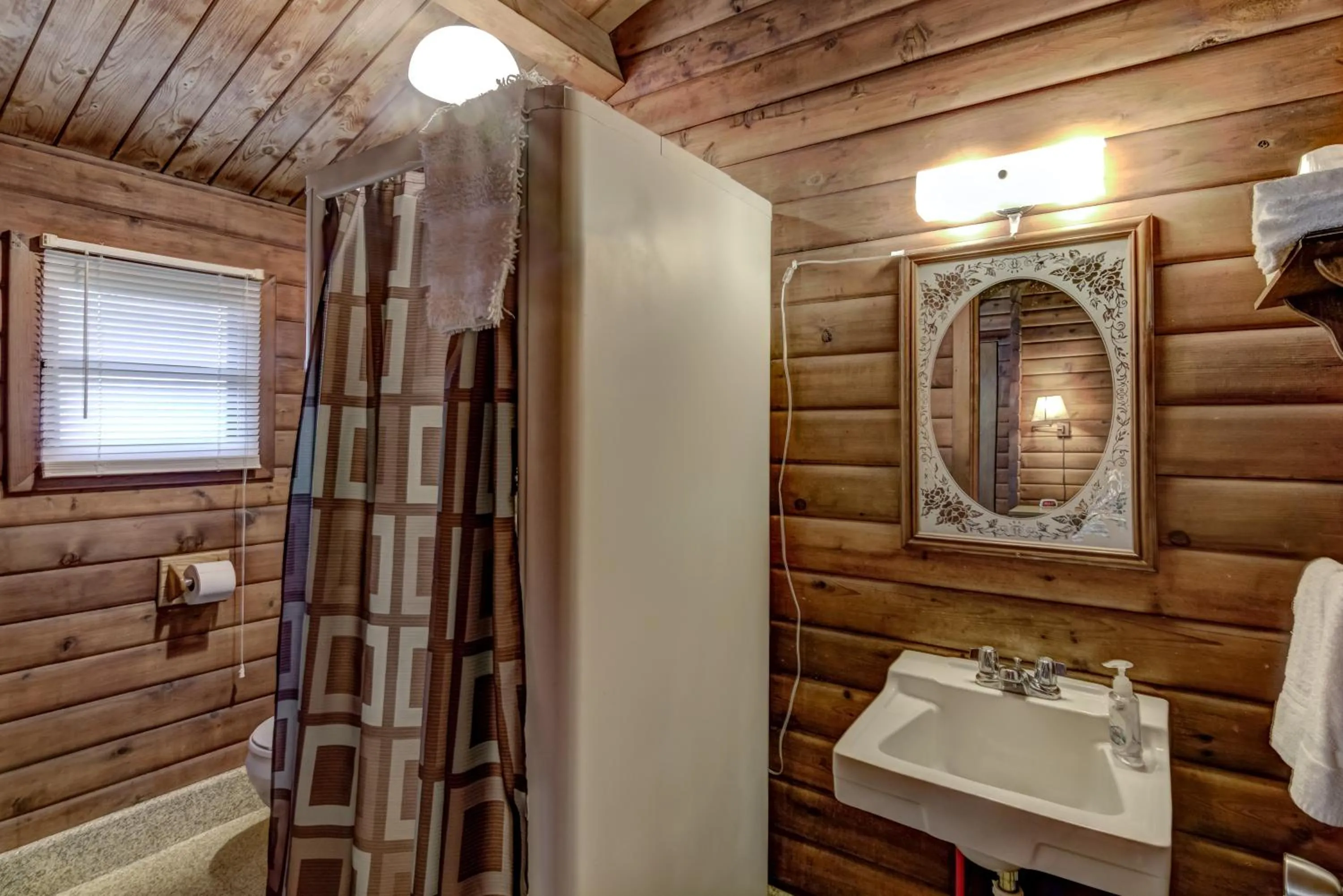 Bathroom in Rib Waters Inn