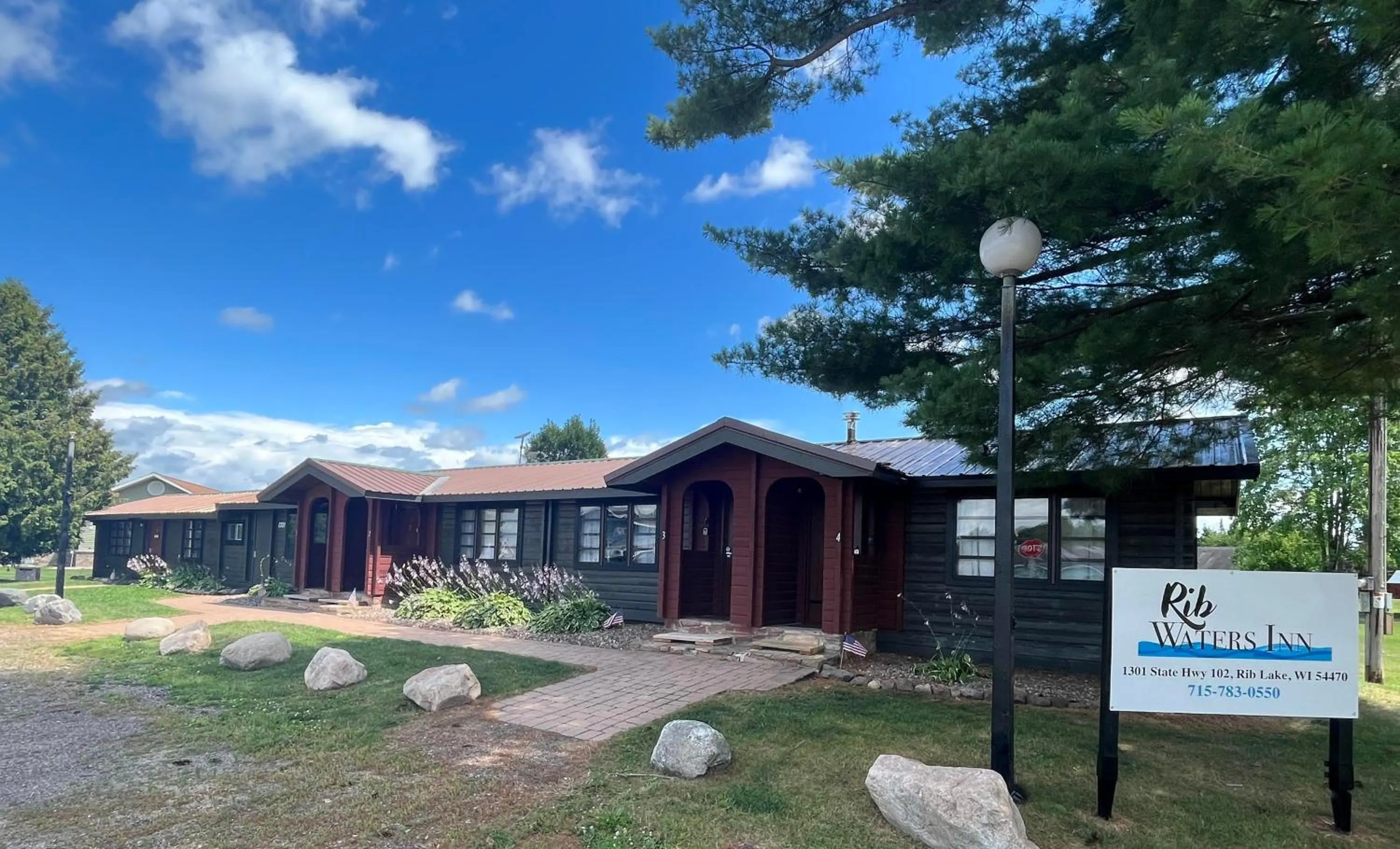 Property building in Rib Waters Inn