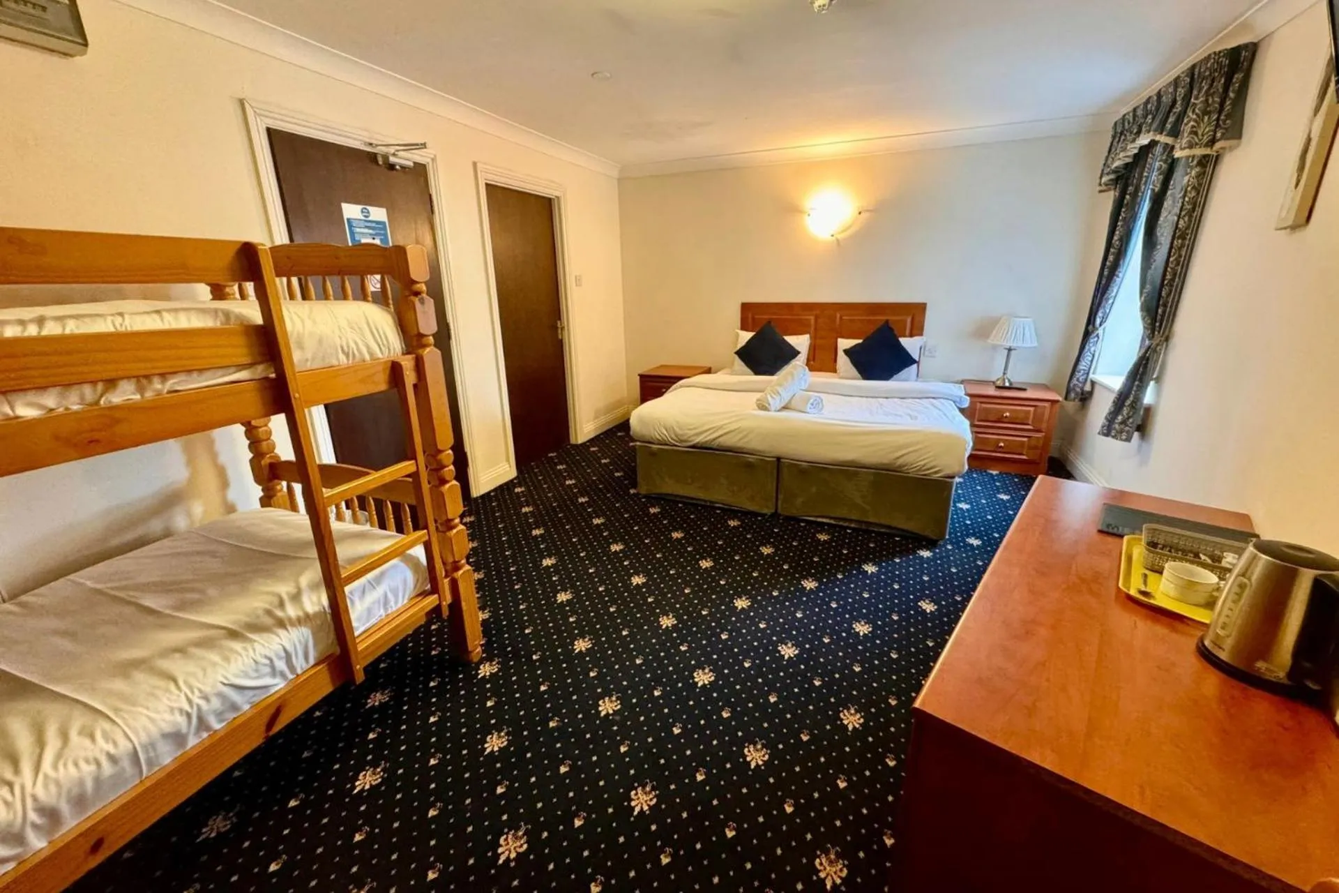 Bedroom, Bed in The Shurland Hotel Gym Spa