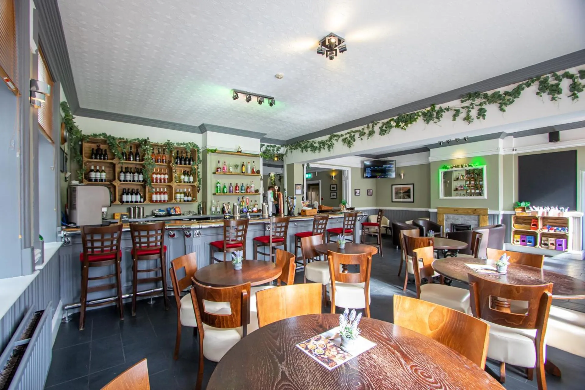 Lounge or bar in The Shurland Hotel Gym Spa