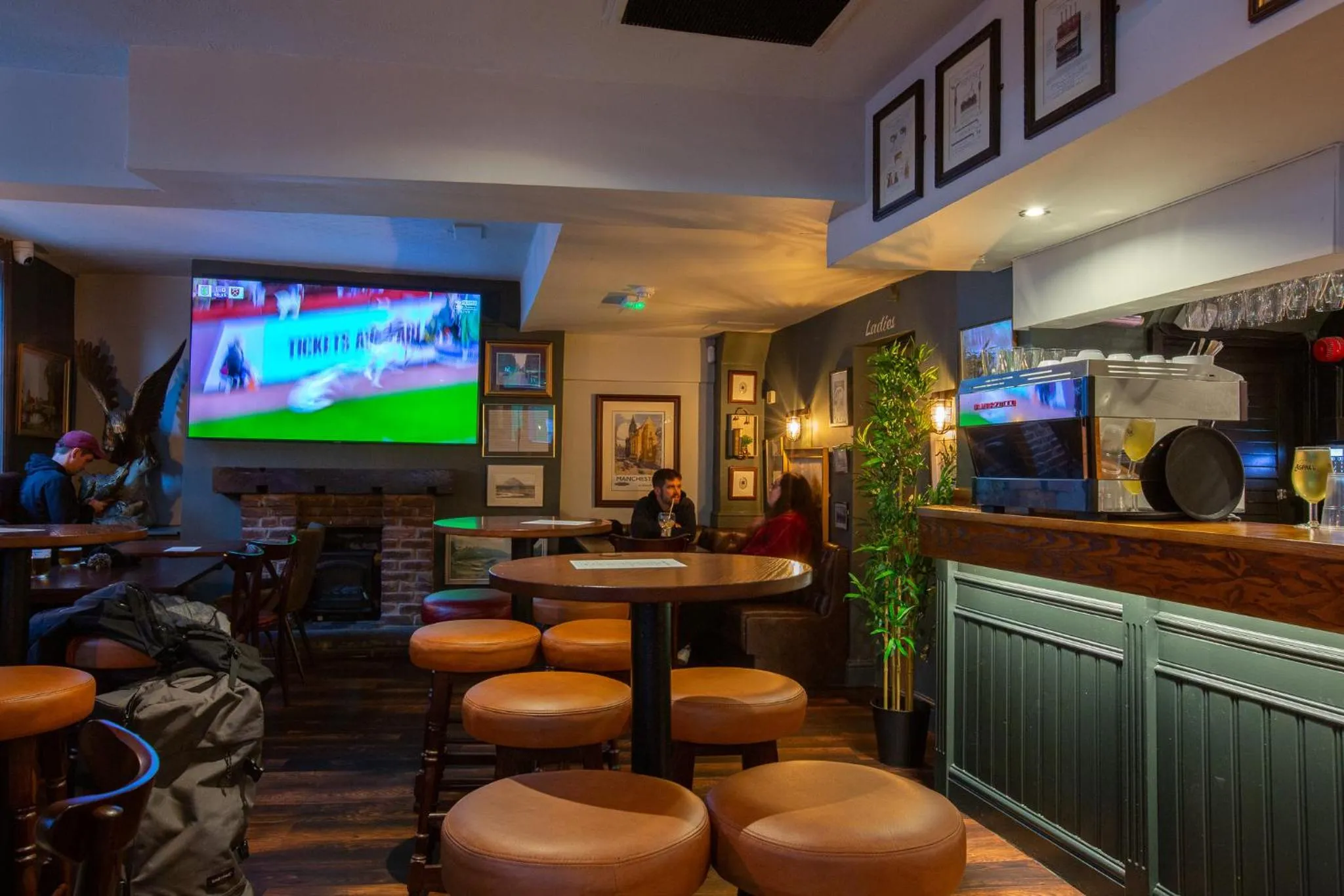 Lounge or bar in The Crown & Anchor