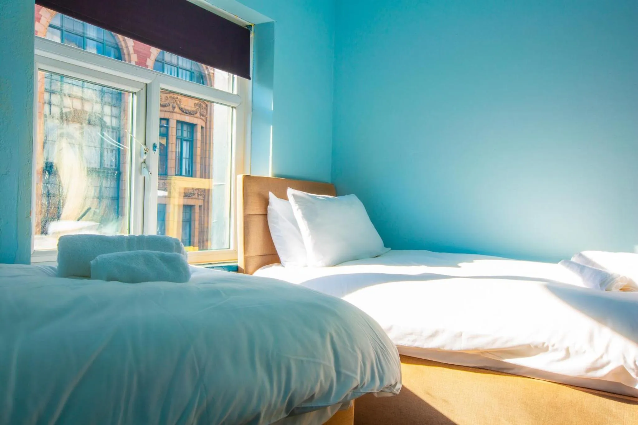 Bedroom, Bed in The Crown & Anchor