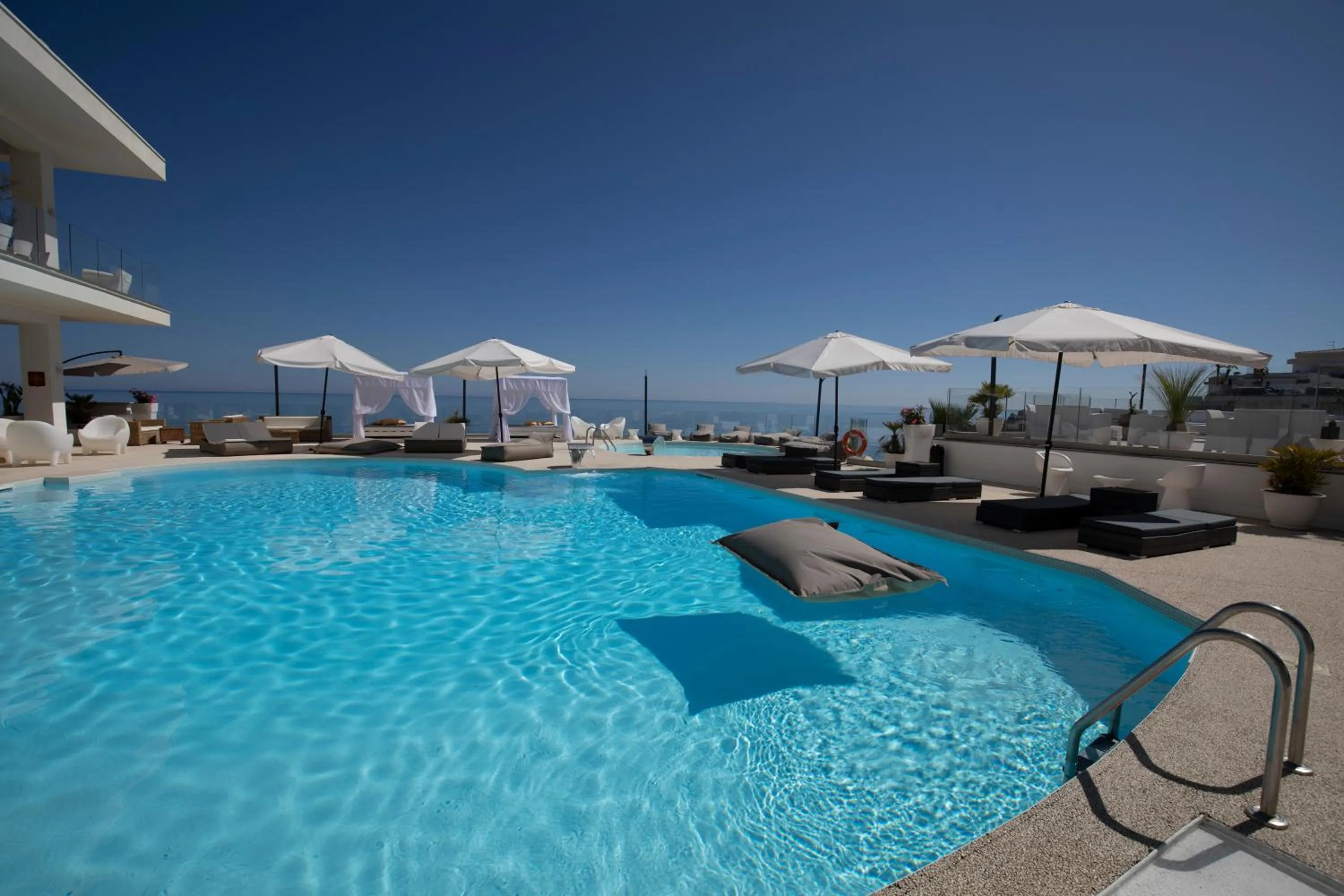 Swimming pool in Hotel Sporting Club