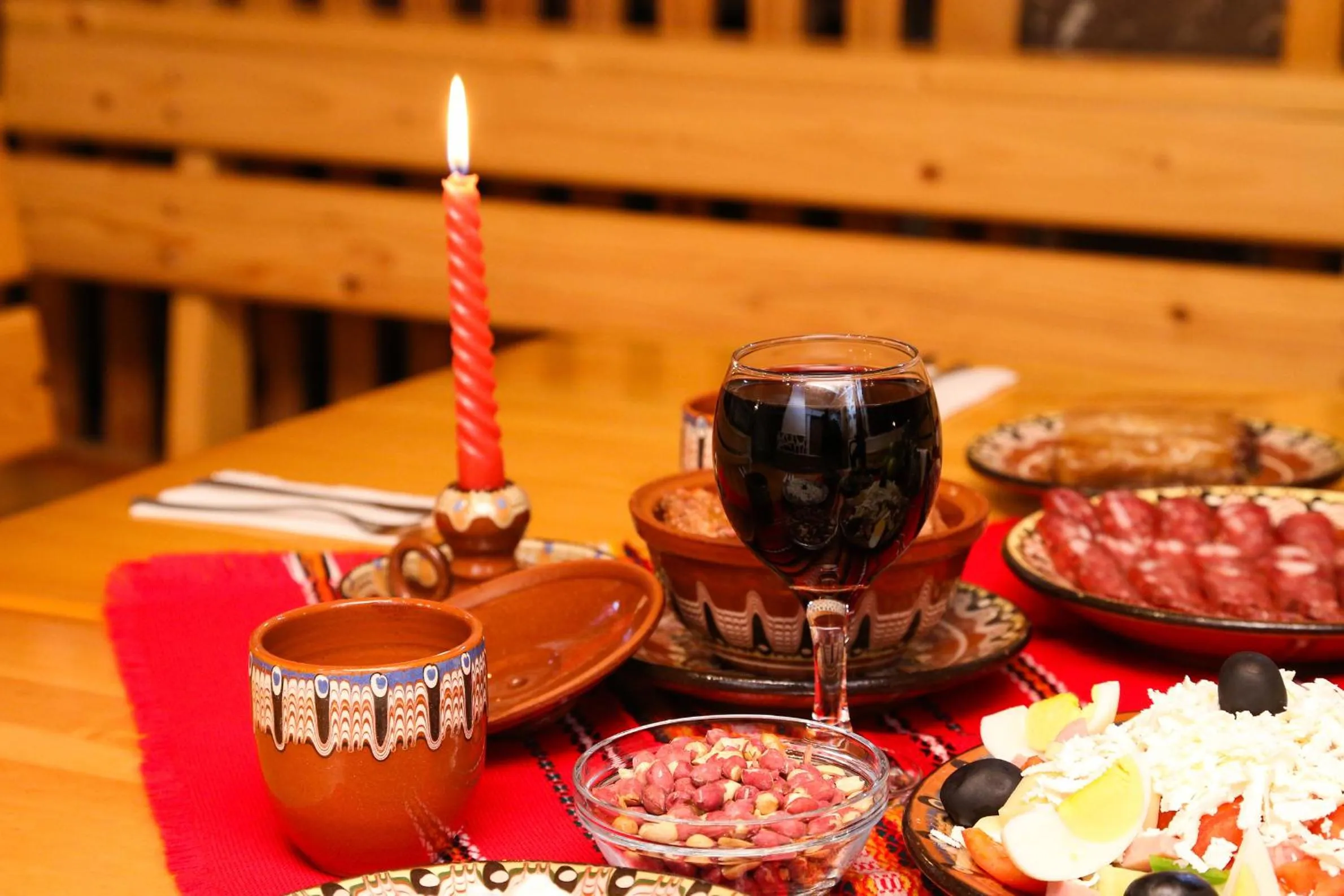 Restaurant/places to eat in Family Hotel Bisser