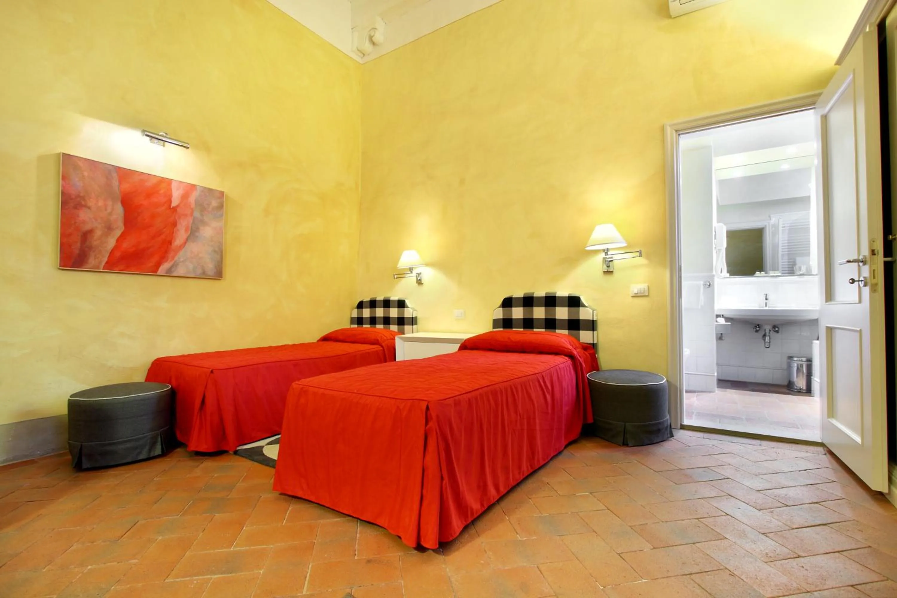 Bathroom, Bed in Piccolo Residence Apart-Hotel