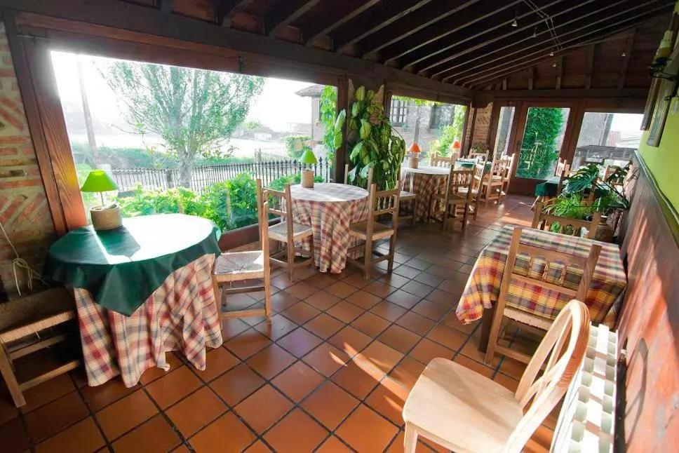 Restaurant/places to eat in La Posada de Langre