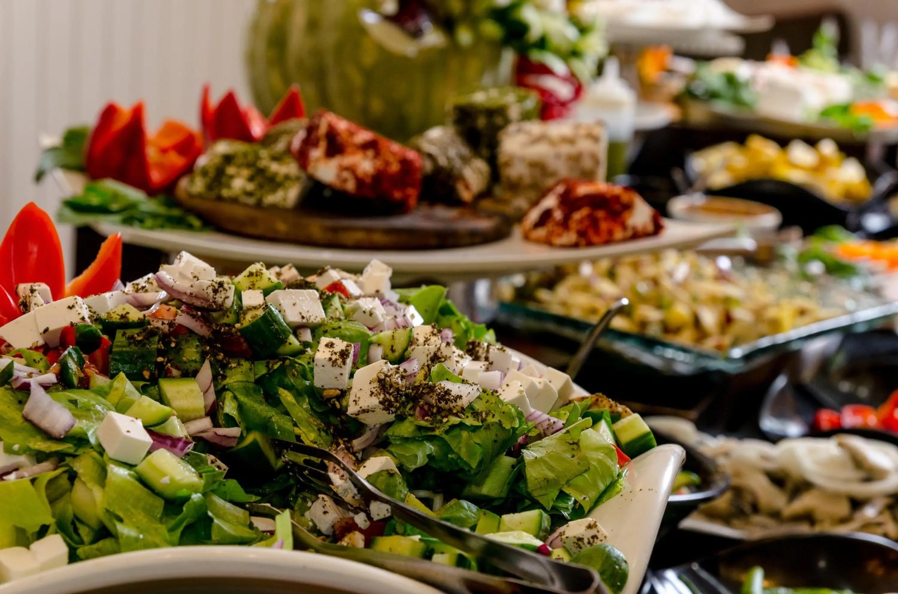 Restaurant/places to eat in Royal Plaza Hotel