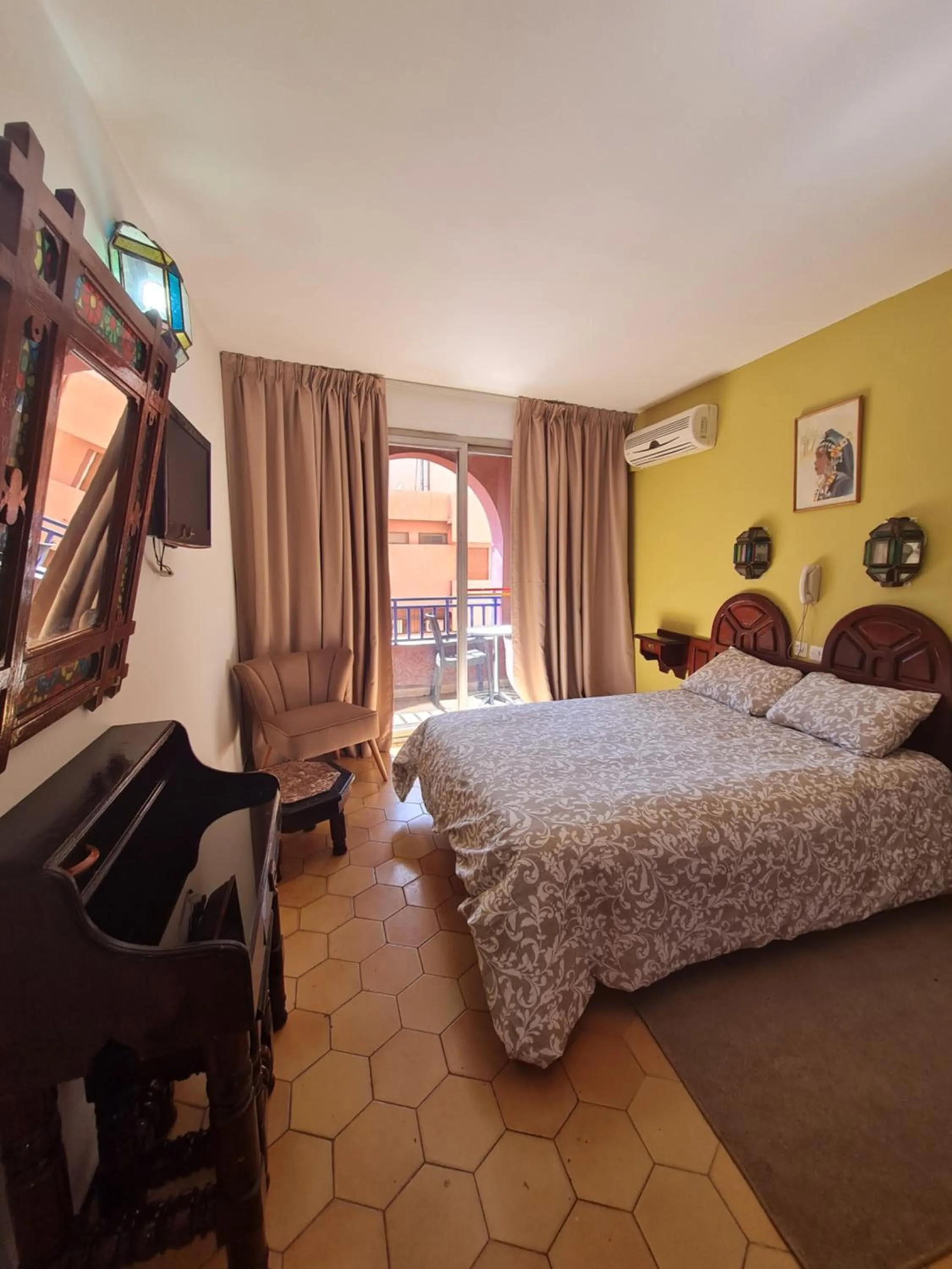 Photo of the whole room, Bed in Hotel Tachfine