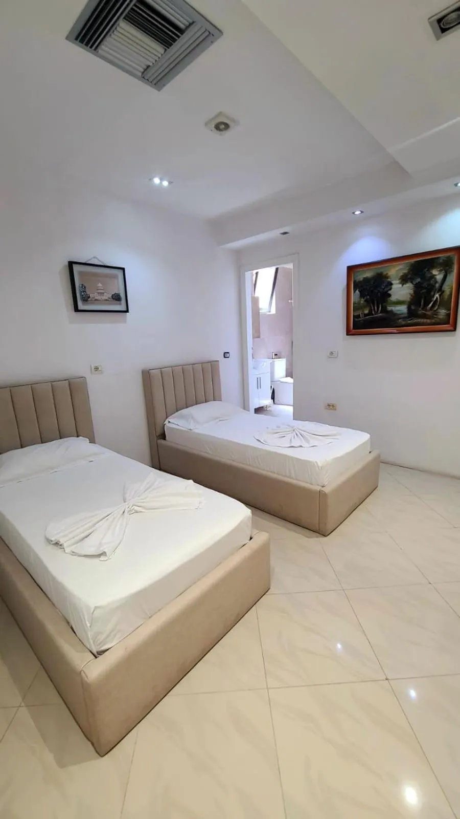 Bed in Hotel Alysa Korce