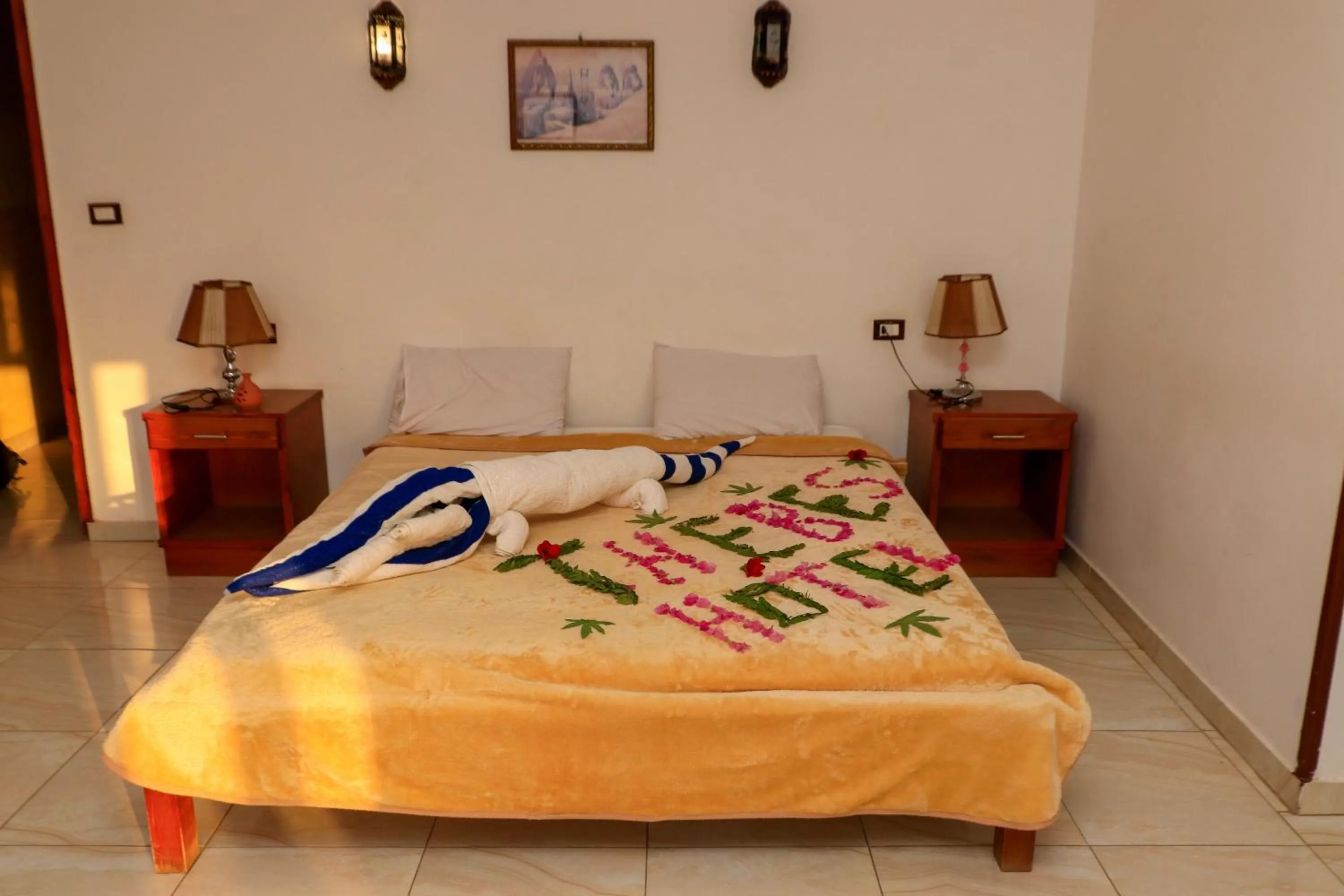 Photo of the whole room, Bed in Thebes Hotel