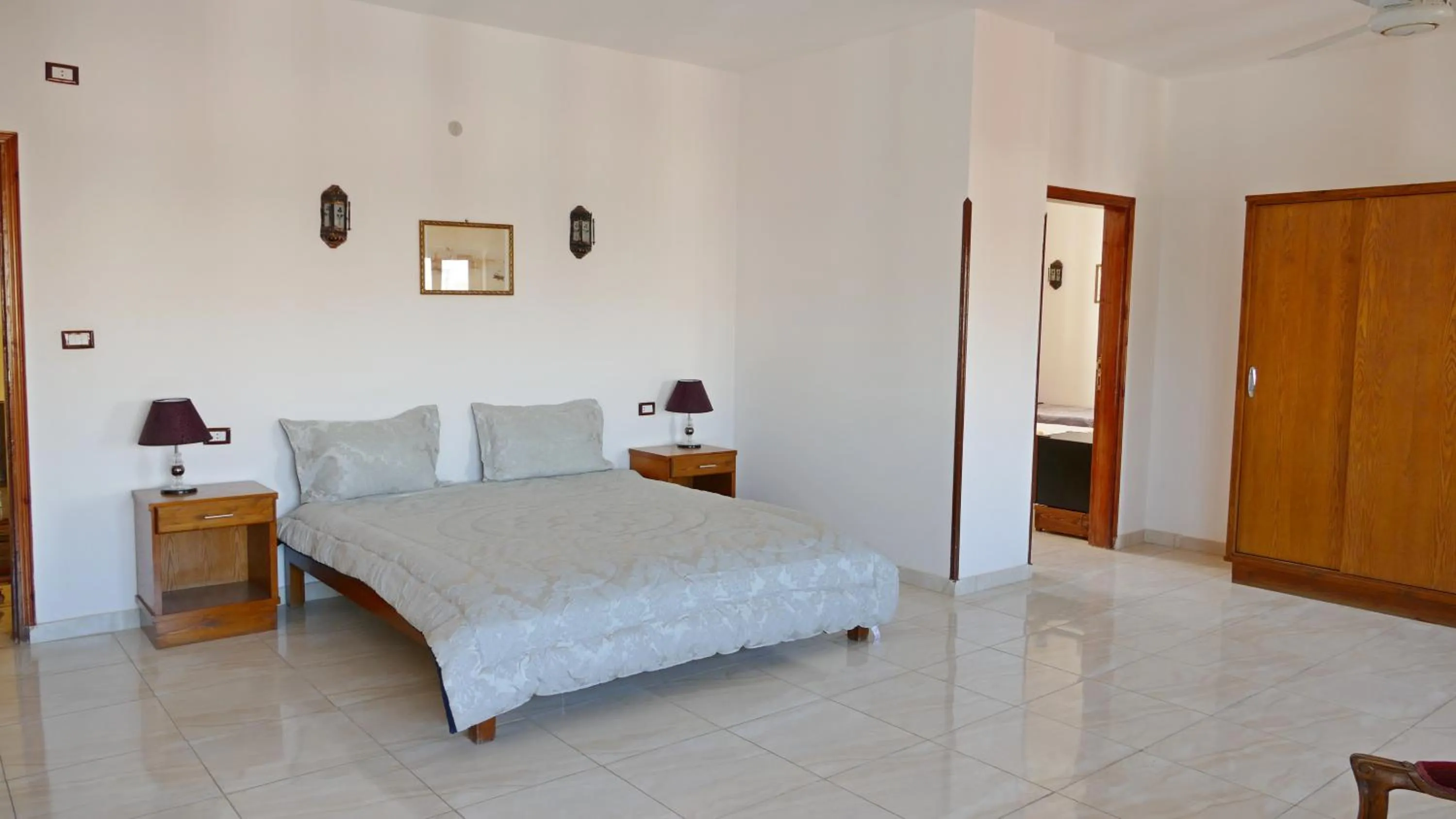 Bedroom, Bed in Thebes Hotel