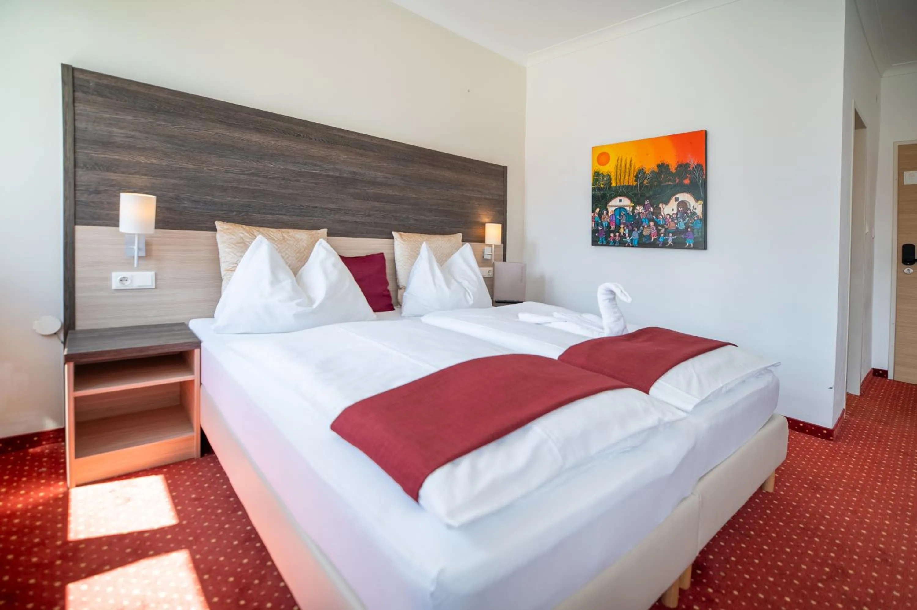 Summer, Bed in Hotel Marc Aurel